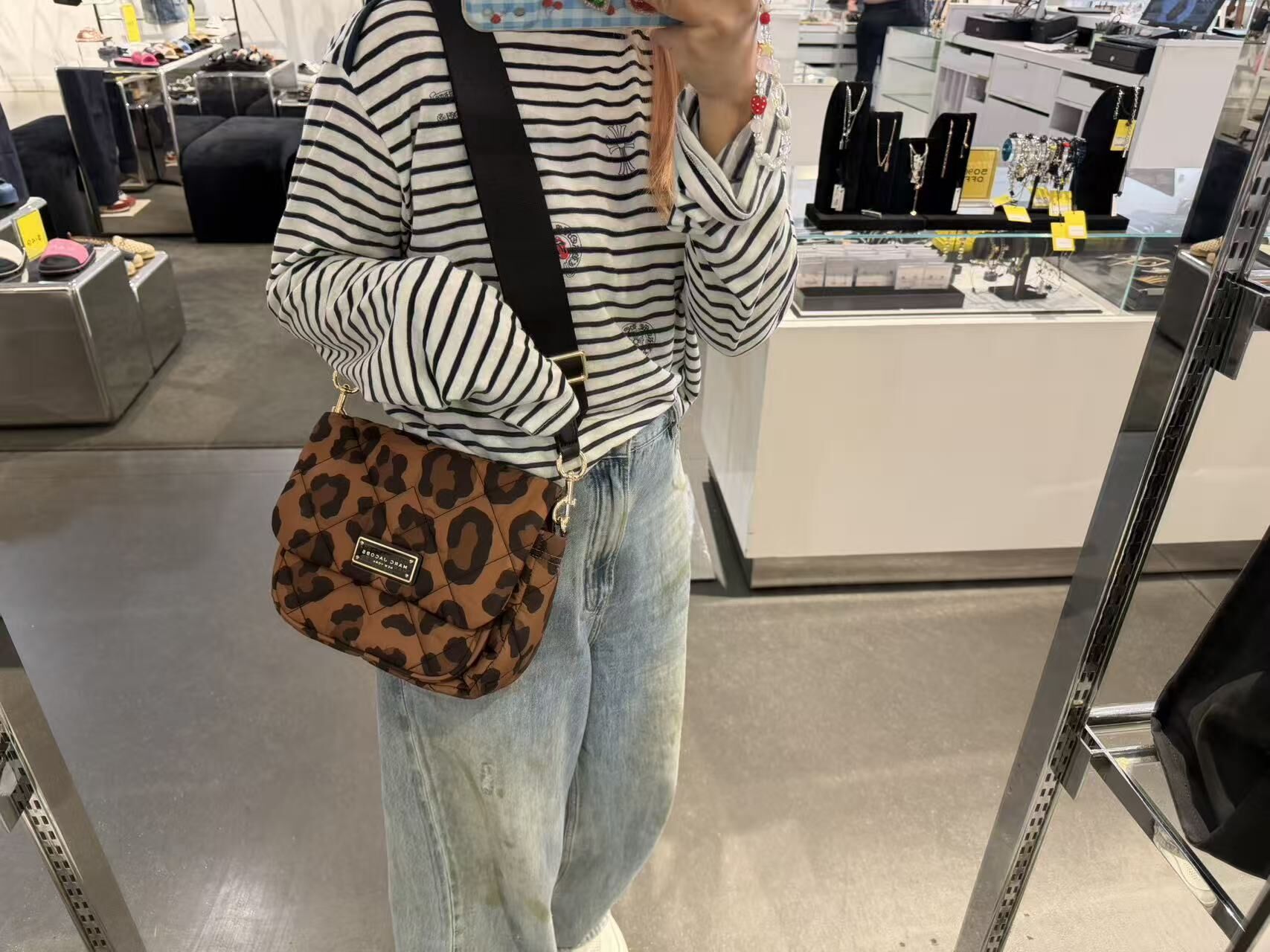 【直播】Marc Jacobs LX0724126 菱格郵差包