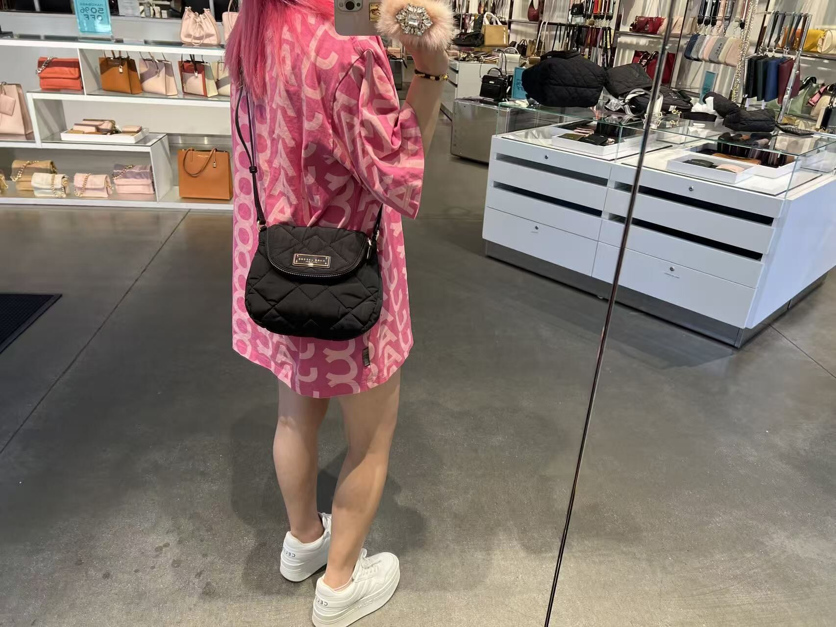 【直播】Marc Jacobs LX0724127 小號斜咩包 (黑色)