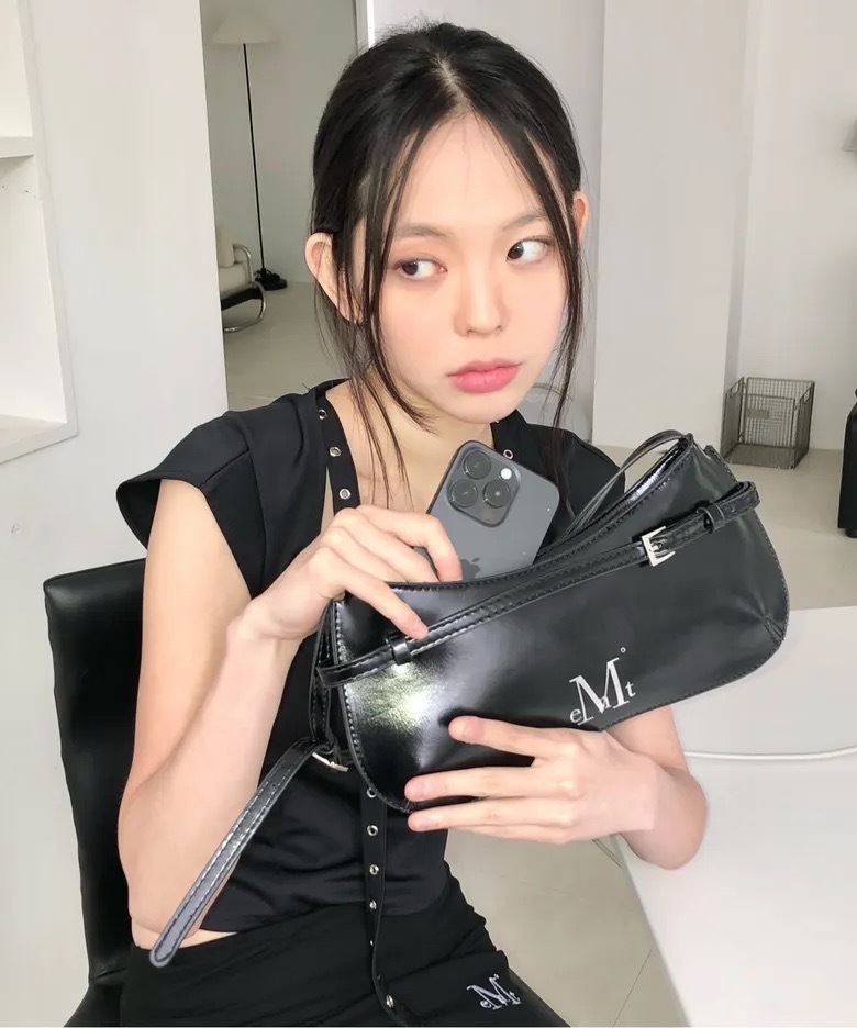 韓國限定🇰🇷 MUCENT EREN BELT STRAP LEATHER SHOULDER BAG UNISEX 手提包 腋下包 單肩包 / 預購