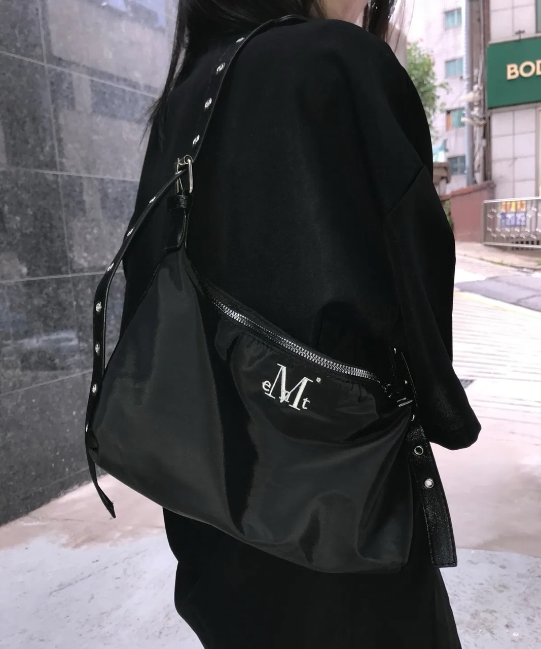 韓國限定🇰🇷 MUCENT MOTOR PUNCHING CROSS BAG 打孔肩帶 尼龍 單肩包 斜背包 側背包 / 預購