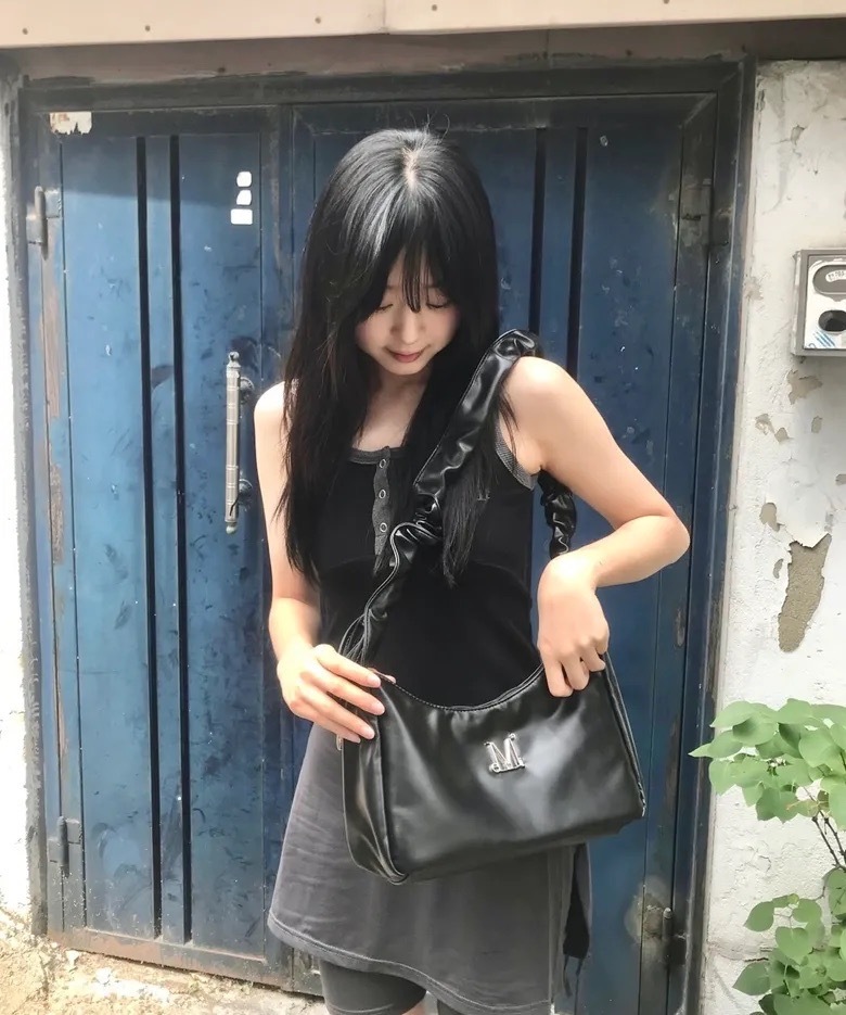 韓國限定🇰🇷 MUCENT ROUSSEL METAL LOGO SHIRRING CROSS BAG UNISEX 金屬標誌 皺摺抽繩 側背包 斜背包 單肩包 可調節 / 預購