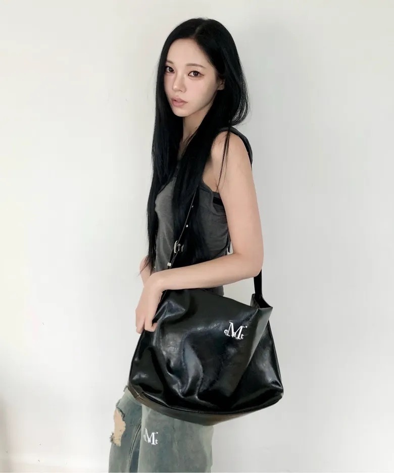 韓國限定🇰🇷 MUCENT WESTERN LEATHER SHOULDER BAG 金屬標誌 大容量 打孔肩帶 側背包 斜背包 單肩包 可調節 / 預購