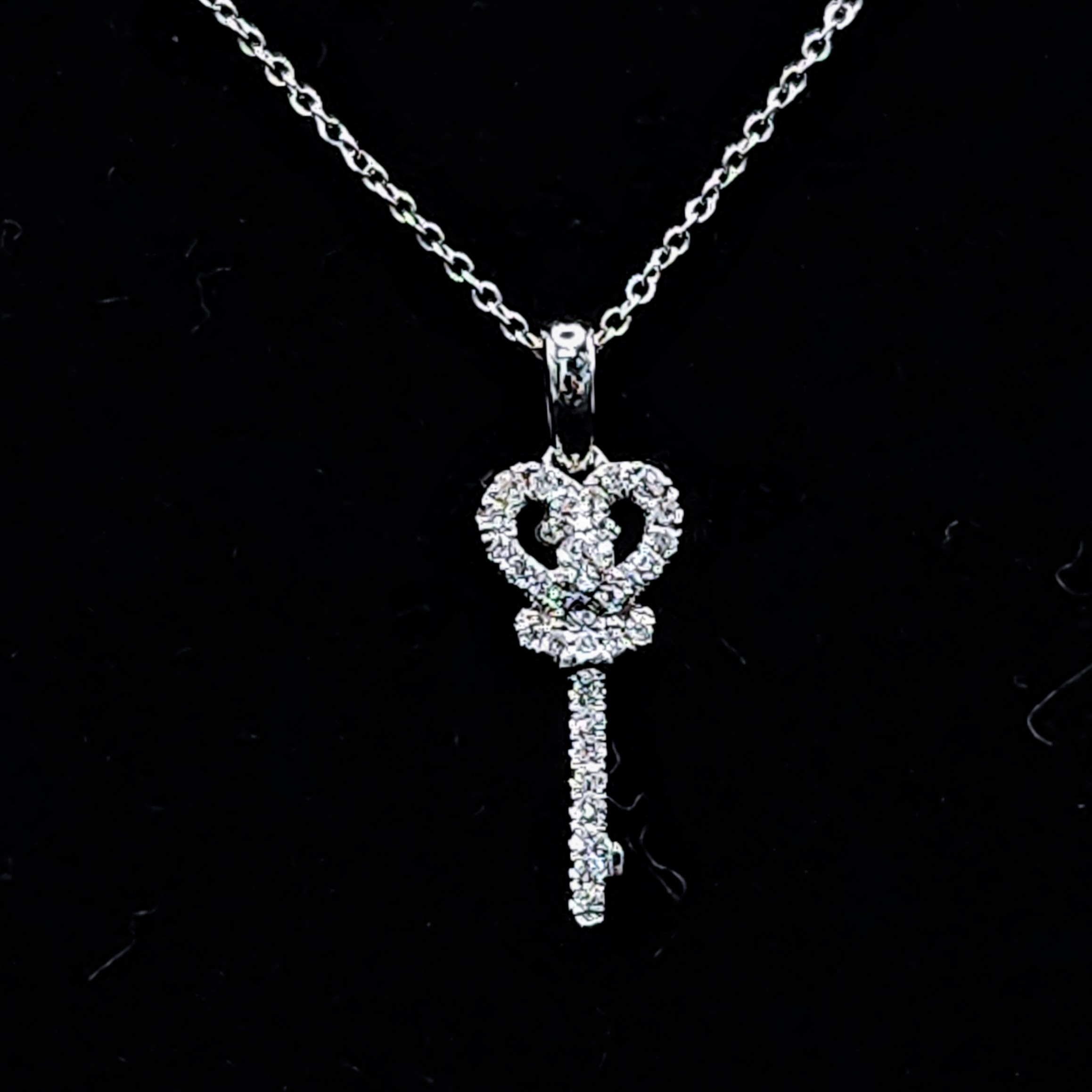 18K White Gold 0.12ct Diamond Pendant