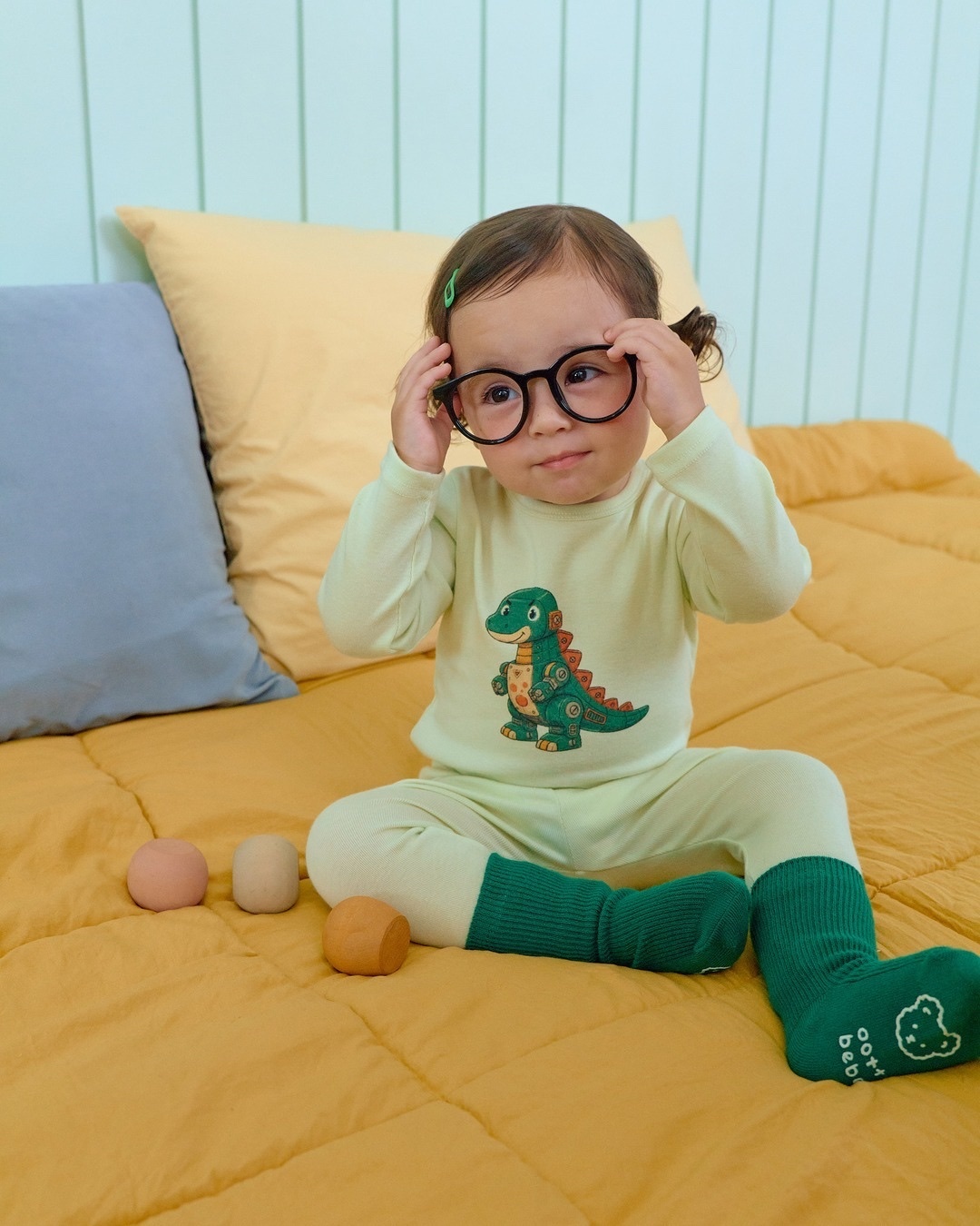 OOTT BEBE Robot Dino Easywear