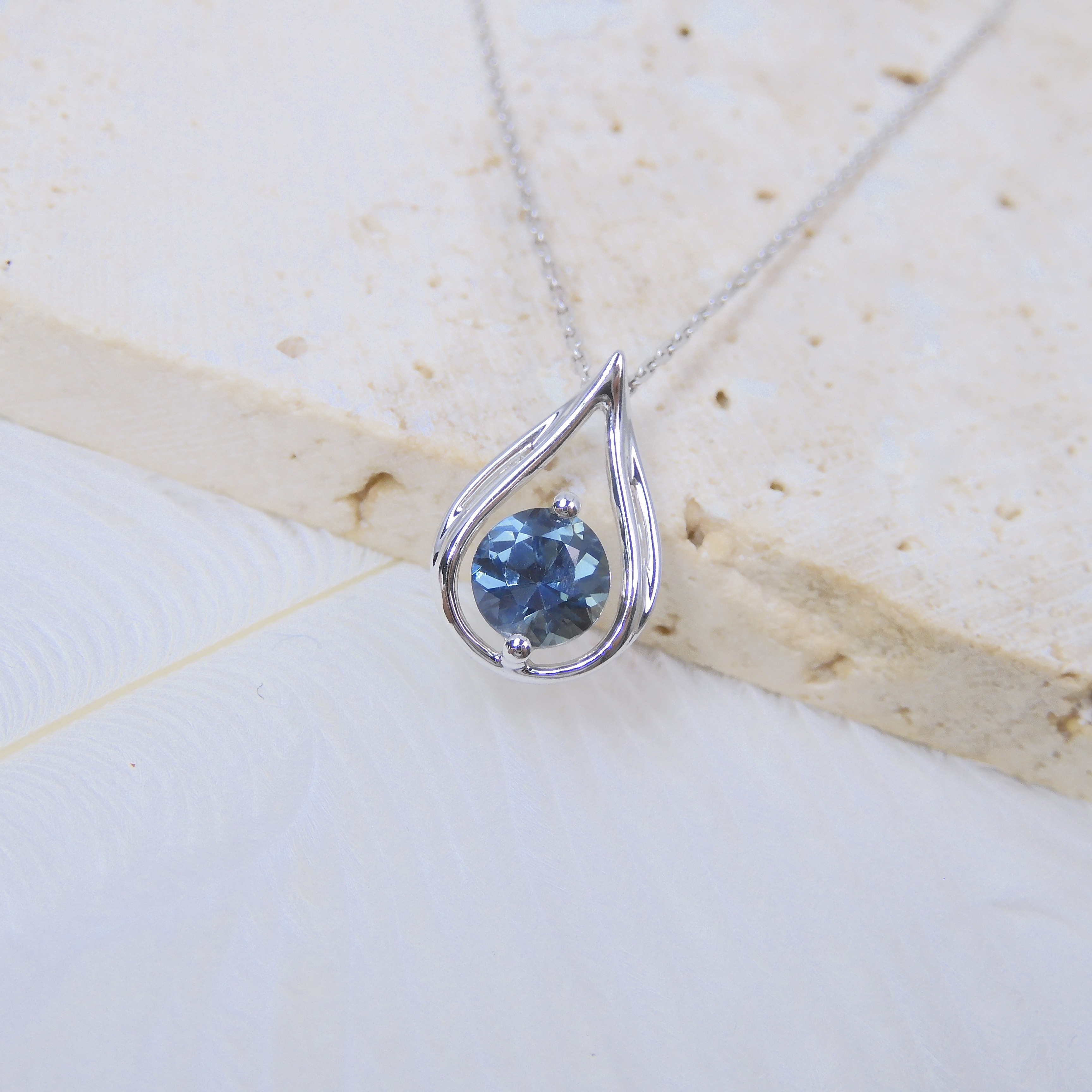 訂製 18K金 0.88ct Teal 藍寶石項鏈 (配證書)