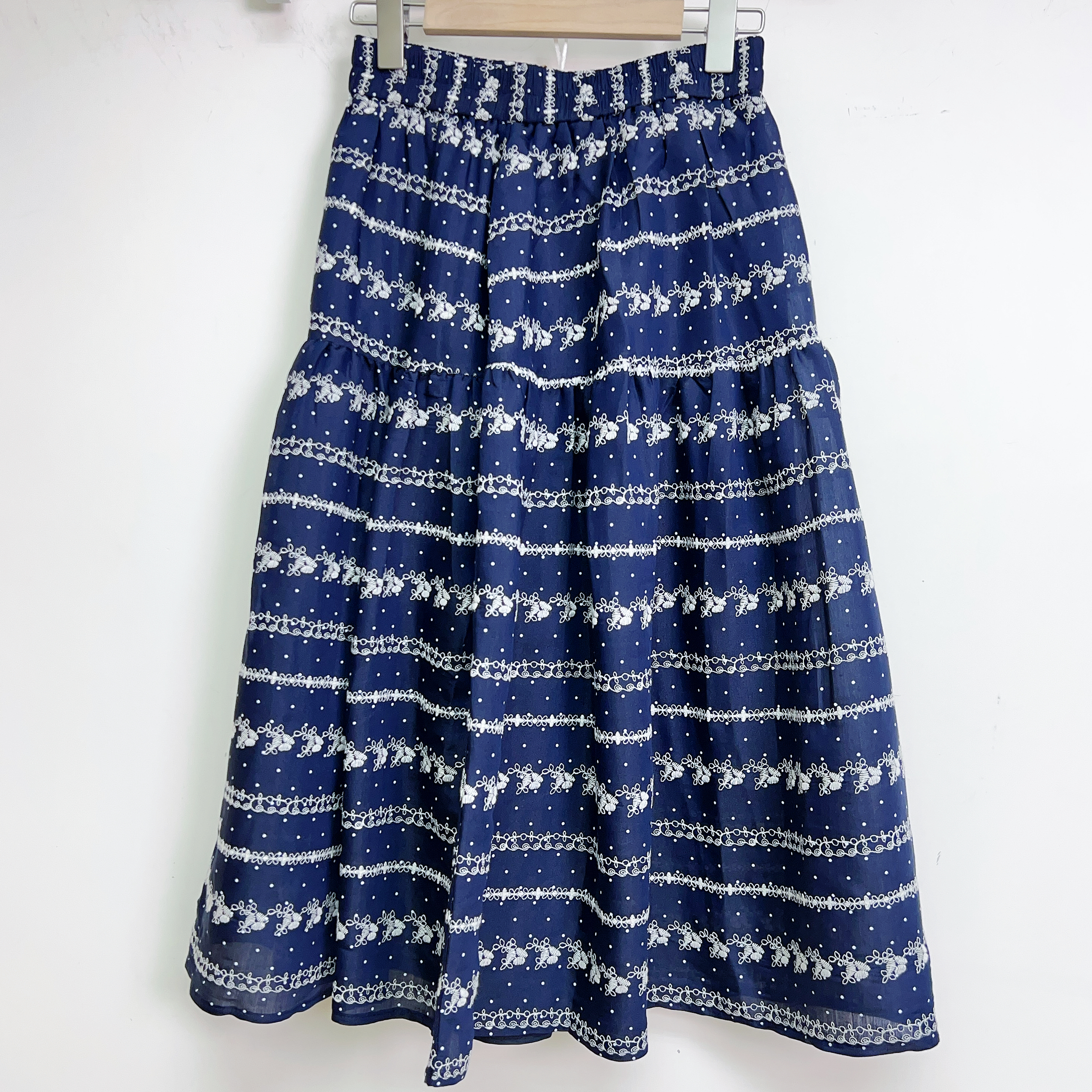刺繡碎花點點梭織半截裙 (腰26-40 臀46 長29吋) S6733 #2807clo