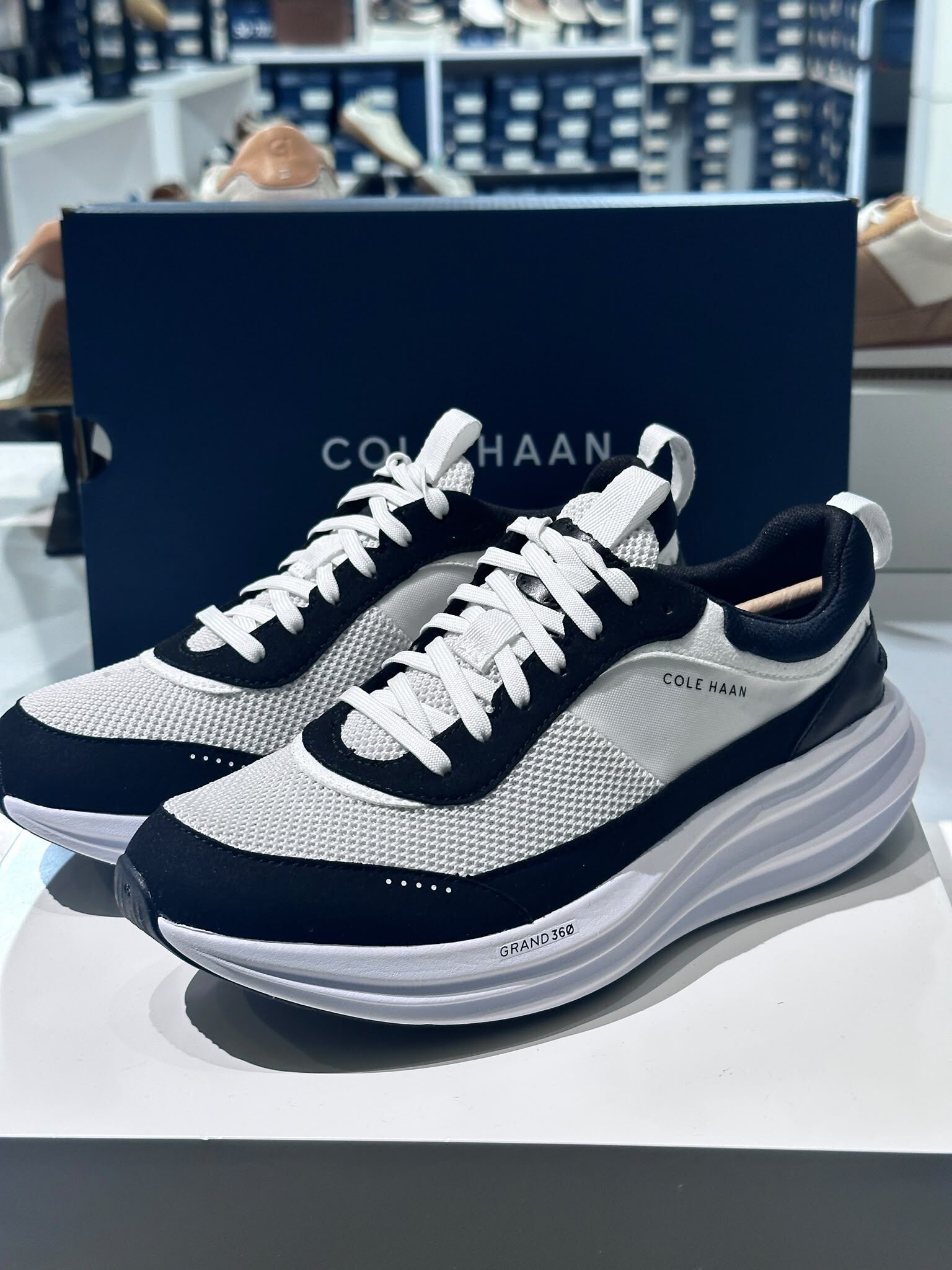 UN12 Cole Haan 女裝黑白色拼網面厚底運動鞋 OG Quadstreak Running Sneaker