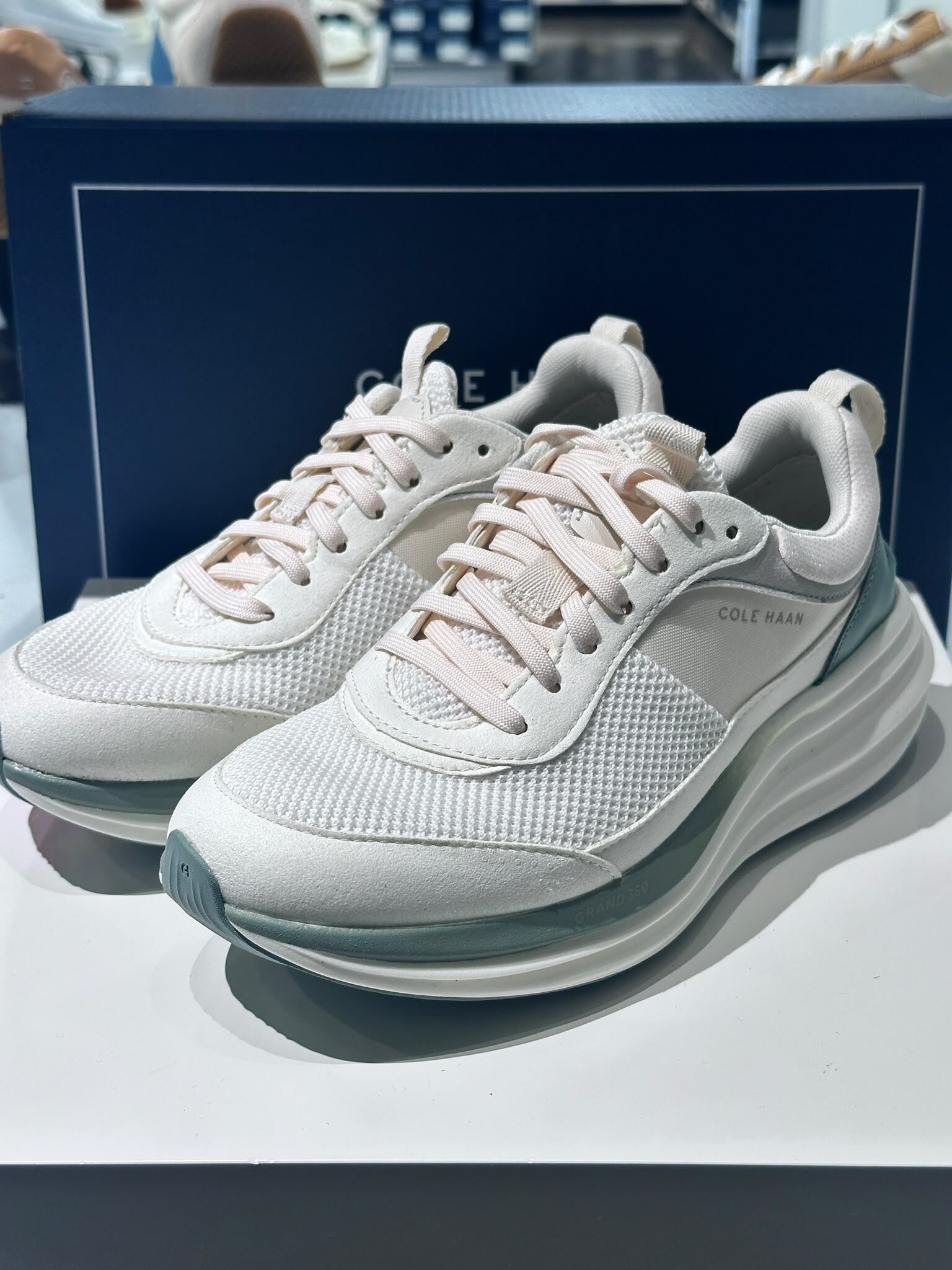 UN14 Cole Haan 女裝綠色拼網面厚底運動鞋  OG Quadstreak Running Sneakers
