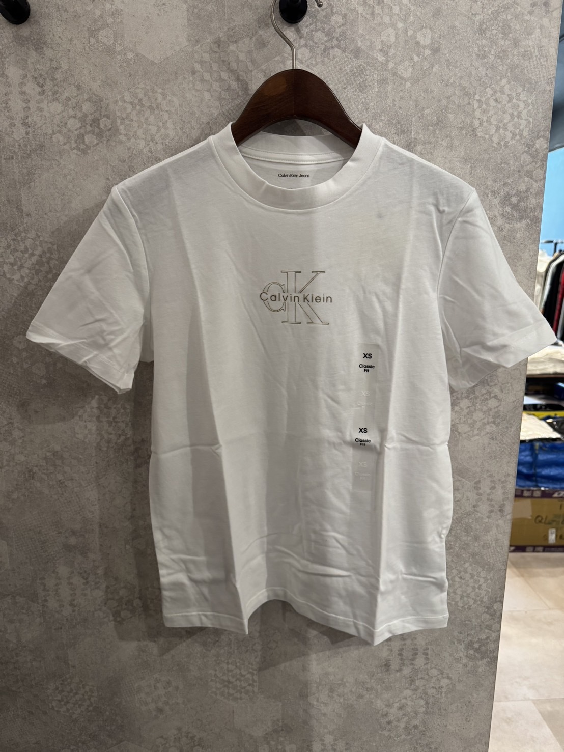 Calvin Klein CK 燙金鏤空字母 女款 短袖上衣 短T