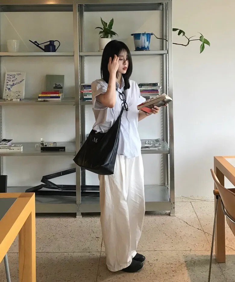 【OWN】Mucent 新月型 皮革 肩背包 磁扣 光澤 單肩包 經典 百搭 可調節 男女通用 黑色 P00000TX