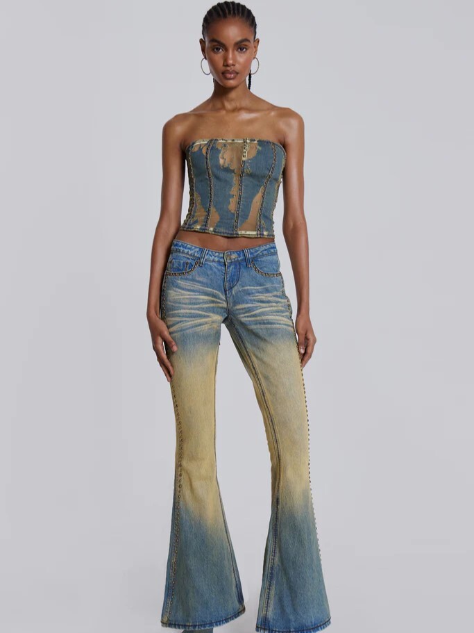 JADED LONDON 側線金屬鉚釘 水洗低腰修身喇叭牛仔褲 Shop Demure Studded Flared Jeans JWL3643