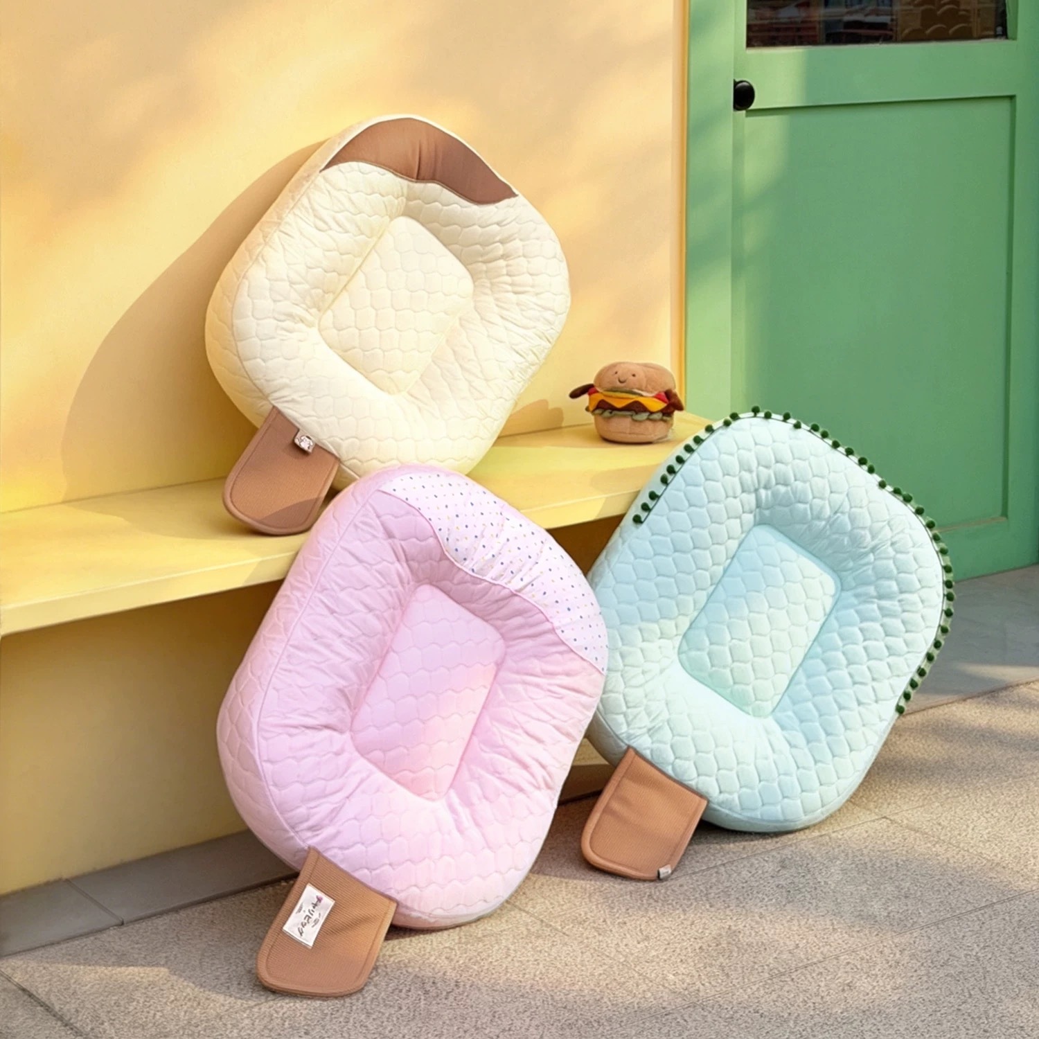 PETMAN CLOUDY POPSICLE PET BED