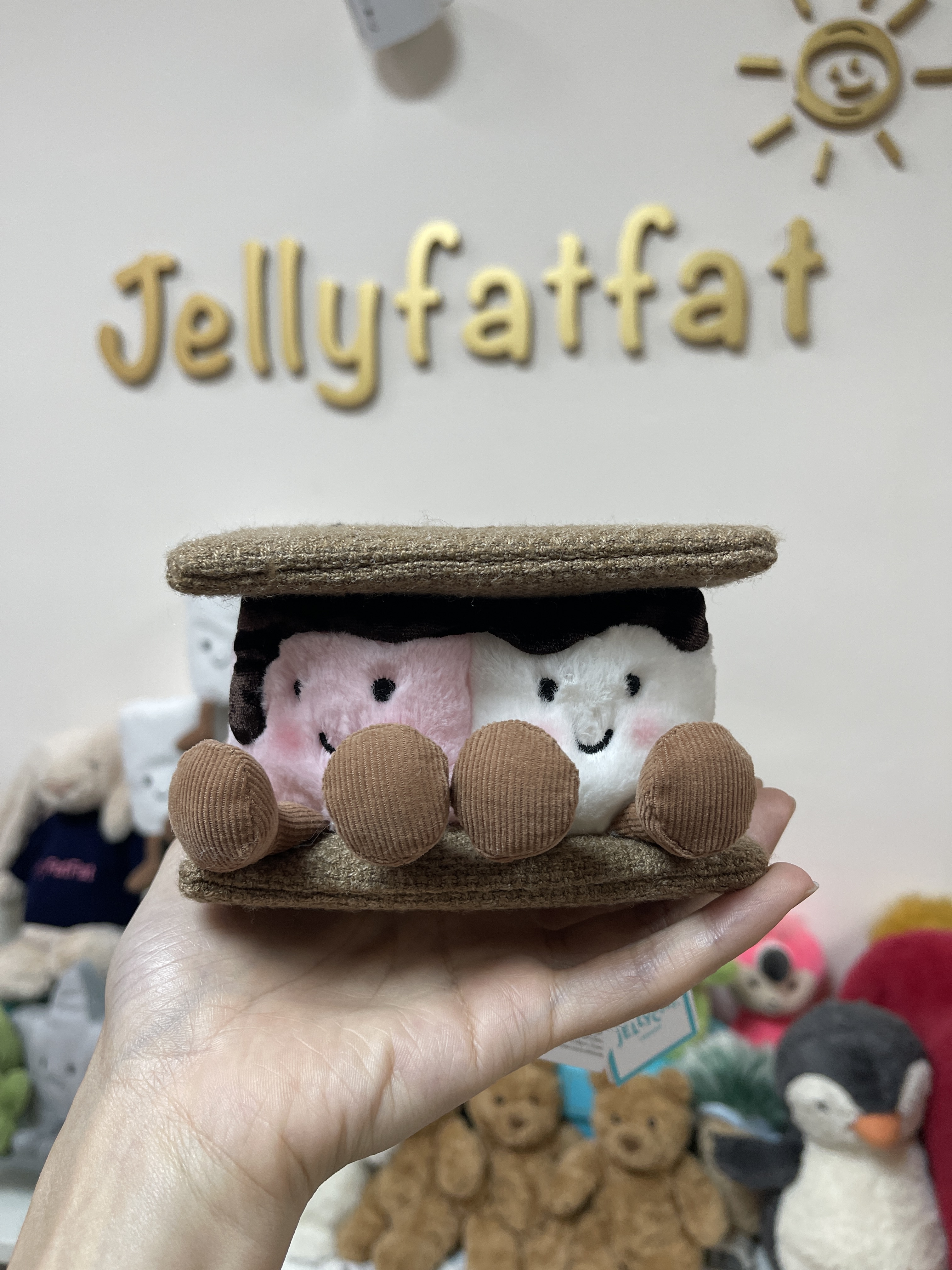 Jellycat Amuseables S'mores 棉花糖夾心餅