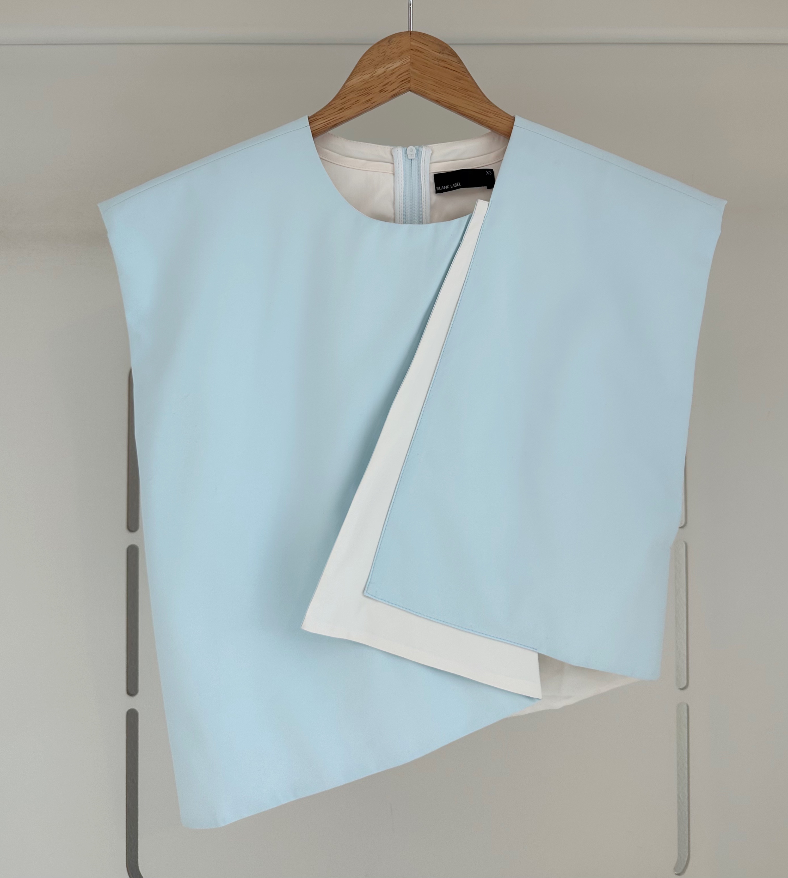 SOLID LAYERED V SLEEVE BLOUSE