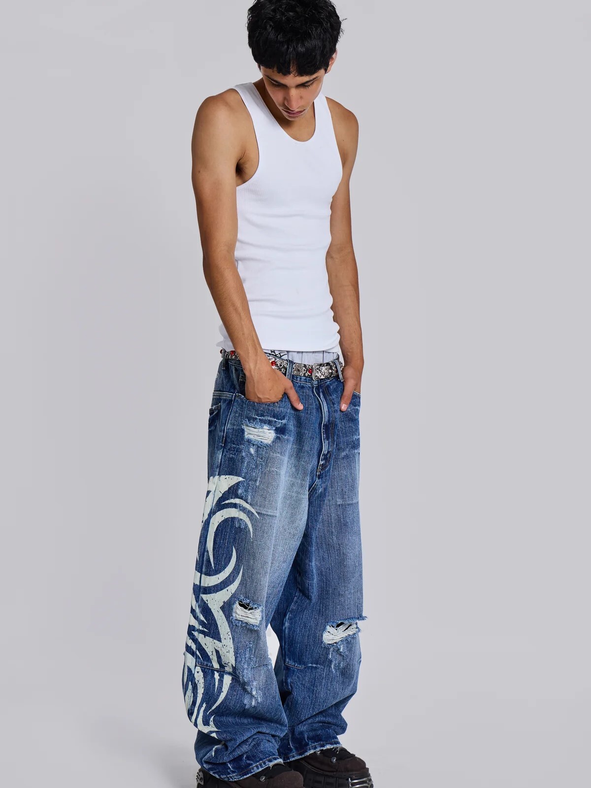 JADED LONDON 刀鋒印花 水洗皺褶破壞 巨型闊腿牛仔褲 Light Wash Blade XL Colossus Jeans JMJE4867
