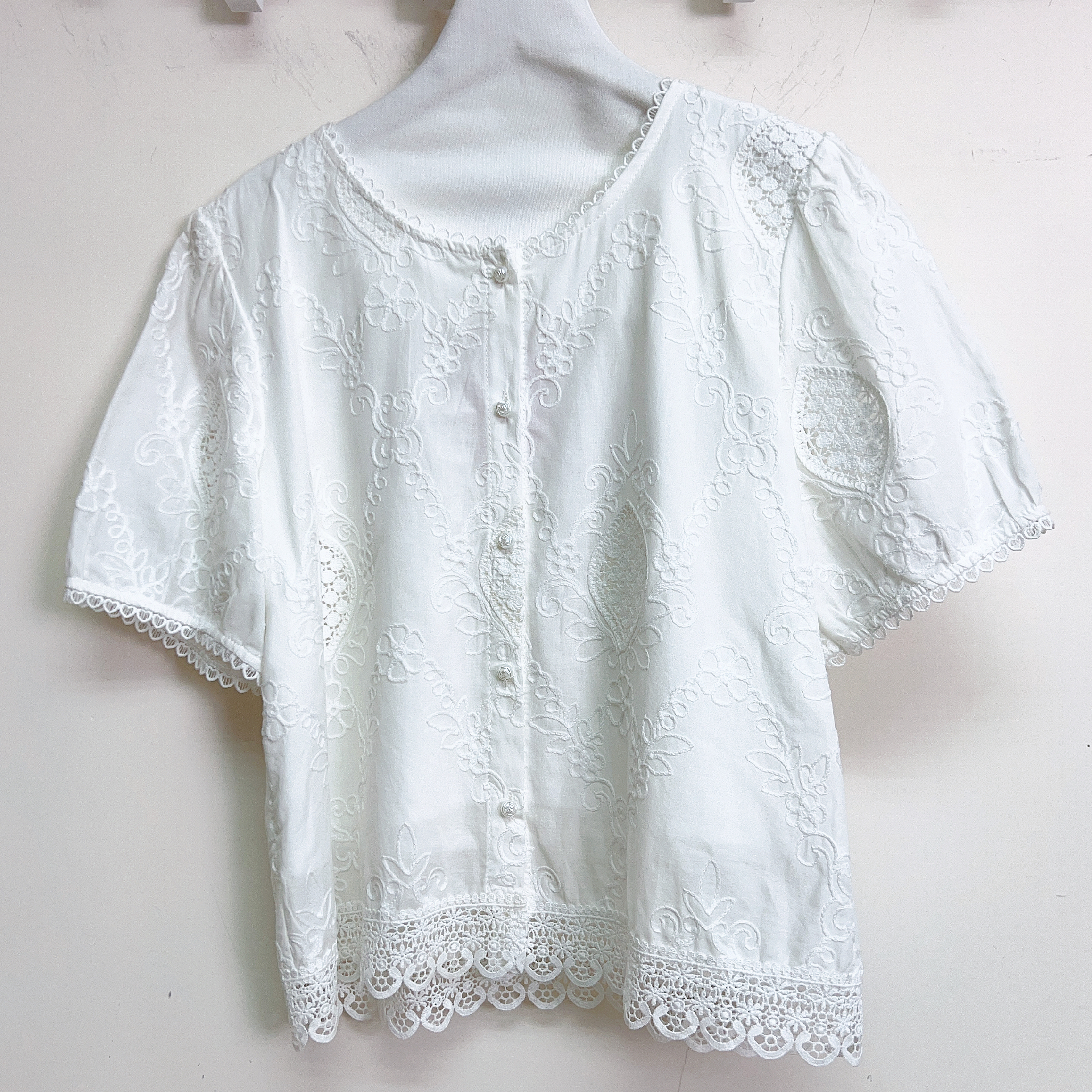 刺繡花卉玫瑰花排扣梭織上衣 (胸40  腰38 長20吋) B6847 #2807clo