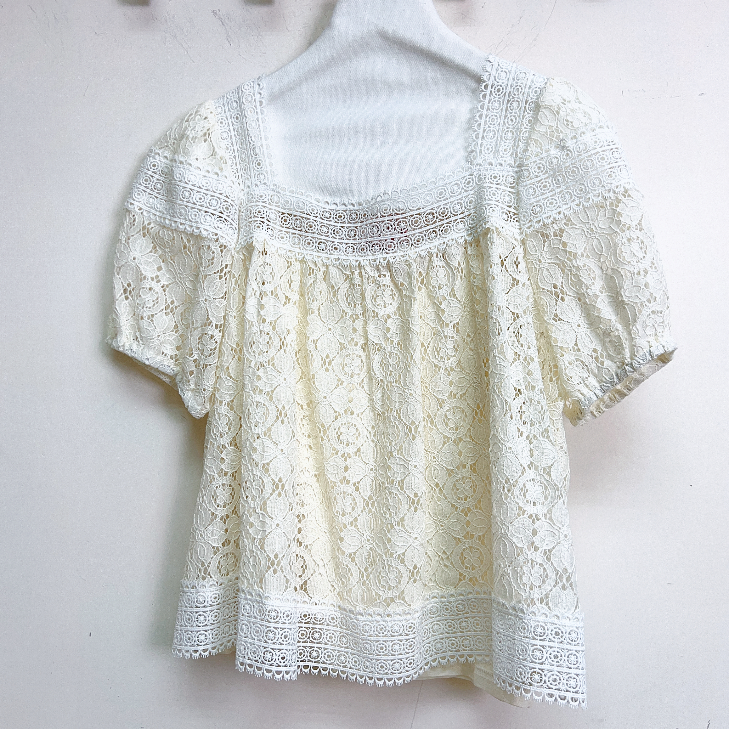 方領通花刺繡泡泡袖兩件套上衣 (內胸30-42  腰32-42 長20吋/外胸42 腰44 長21吋) B6668 #2807clo