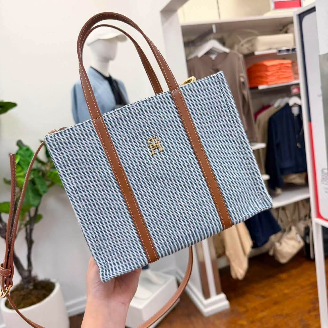 【現貨】Tommy hilfiger LX0725112 斜背迷你托特袋 (藍白條紋)