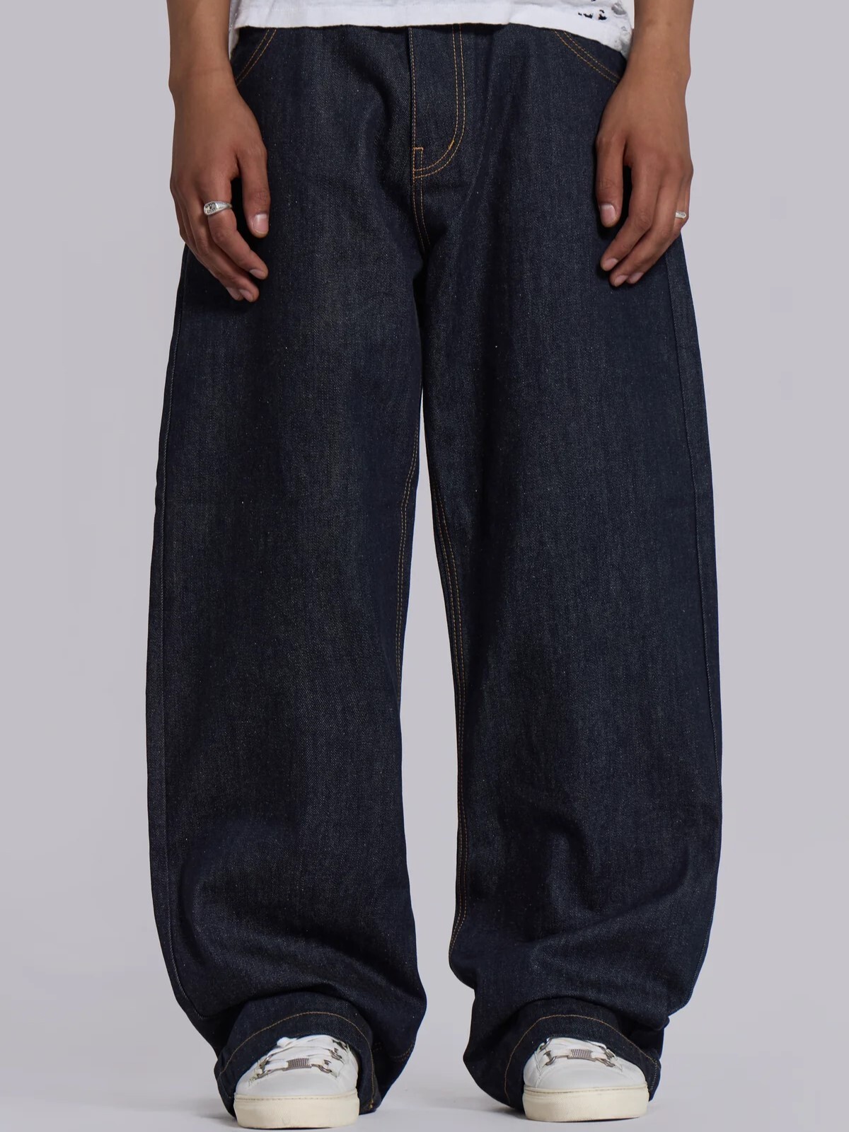 JADED LONDON 簡約垂墜感 素面丹寧牛仔褲 Indigo Axis Jeans JMJE6063