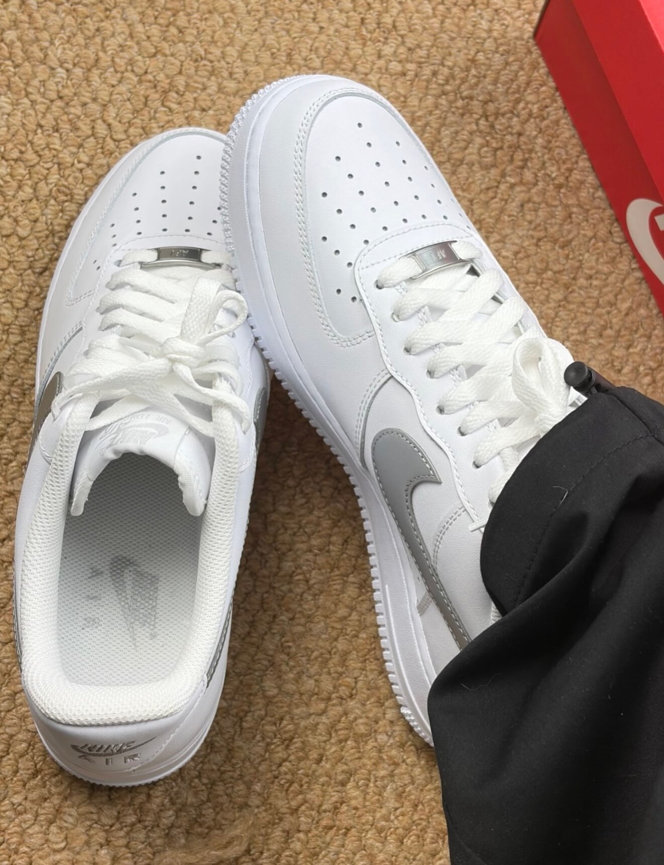 【逢甲 FUZZY】Nike Air Force 1 白銀勾 FJ4146-134
