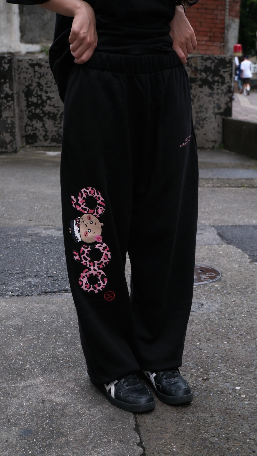 9090 X Chiikawa NN2293 OG Logo Sweat Pants 吉伊 棉長褲