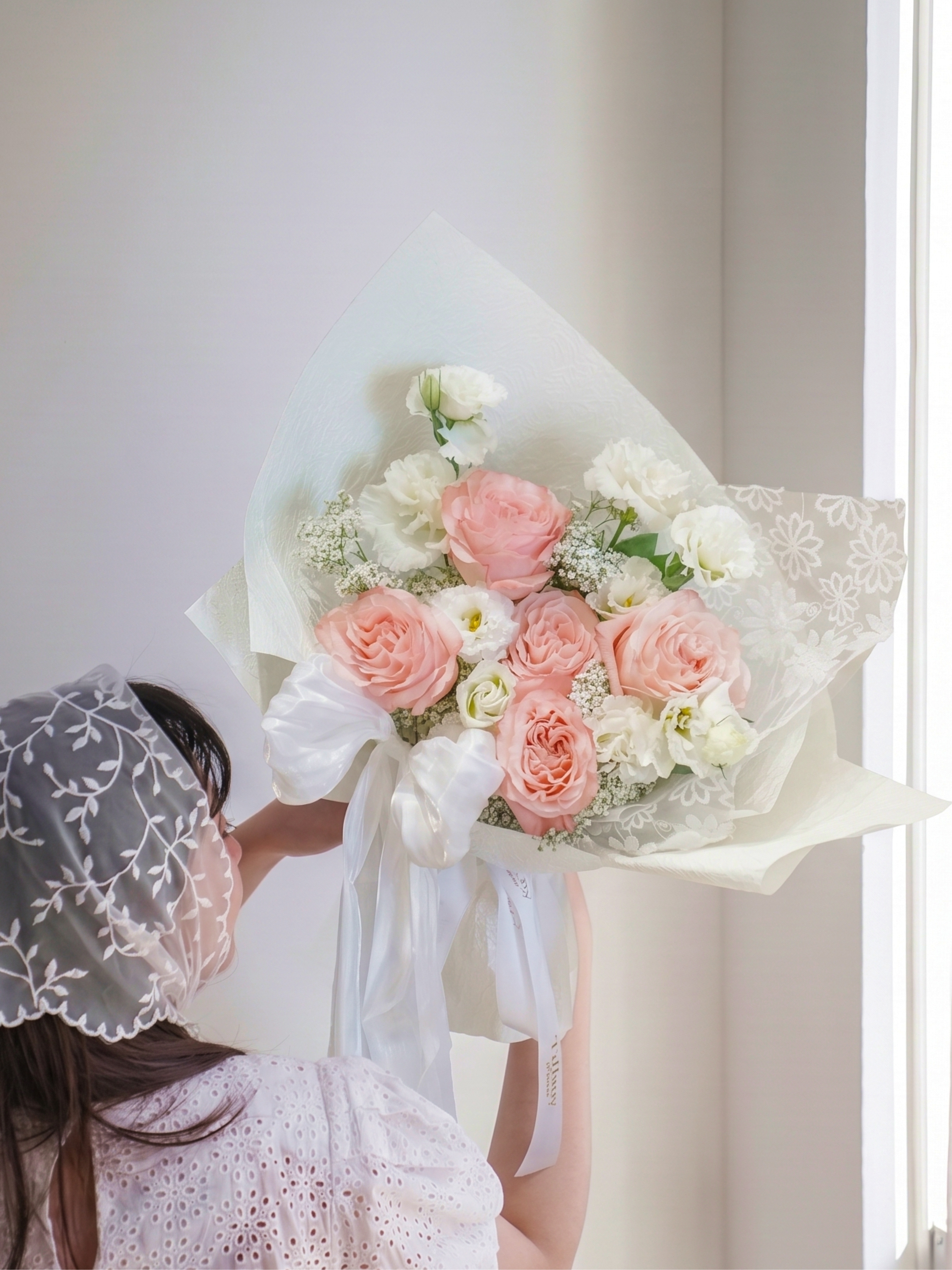 蝴蝶結與蕾絲・粉嫩玫瑰鮮花束