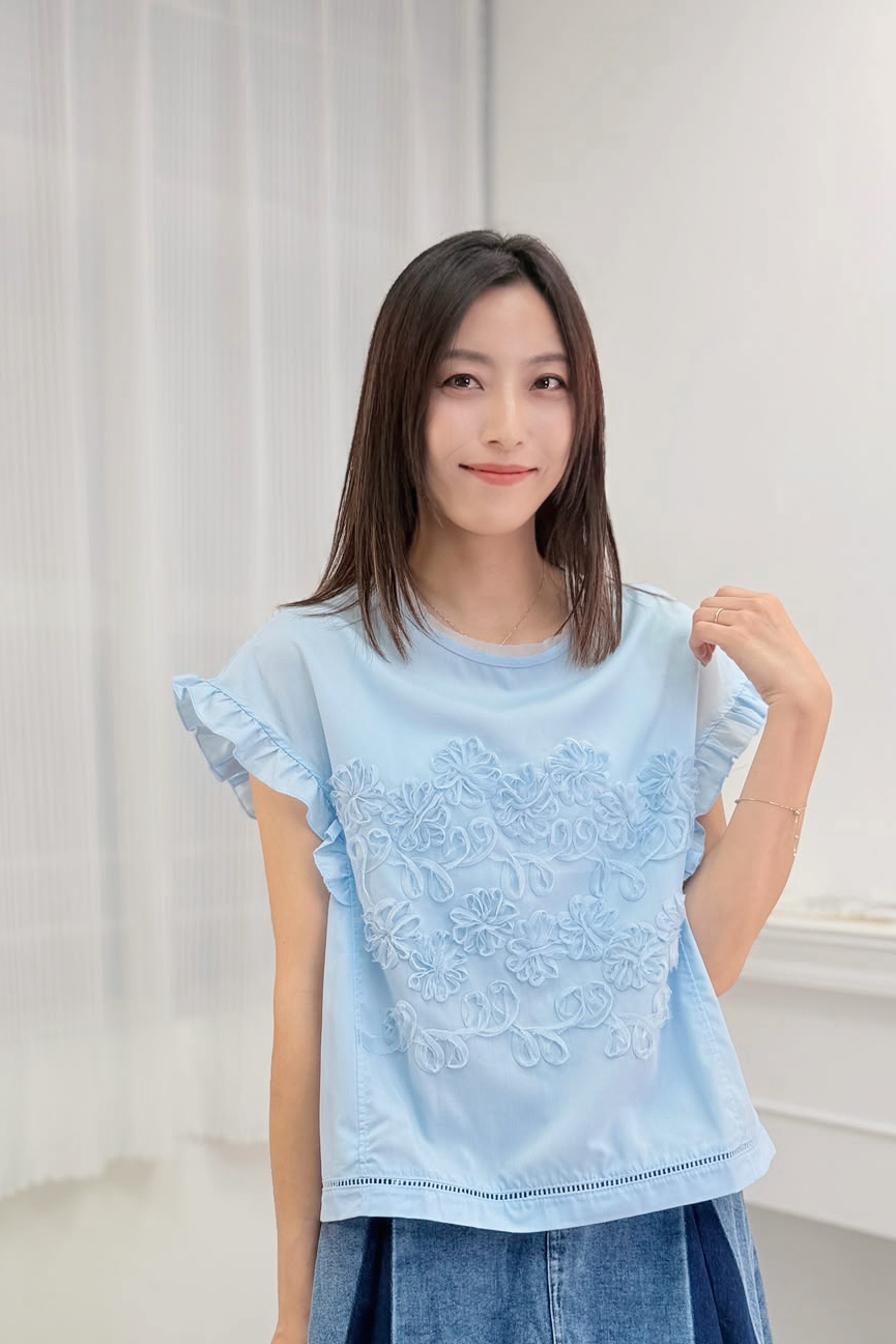 TOP#8937 🇰🇷 立體刺繡上衣