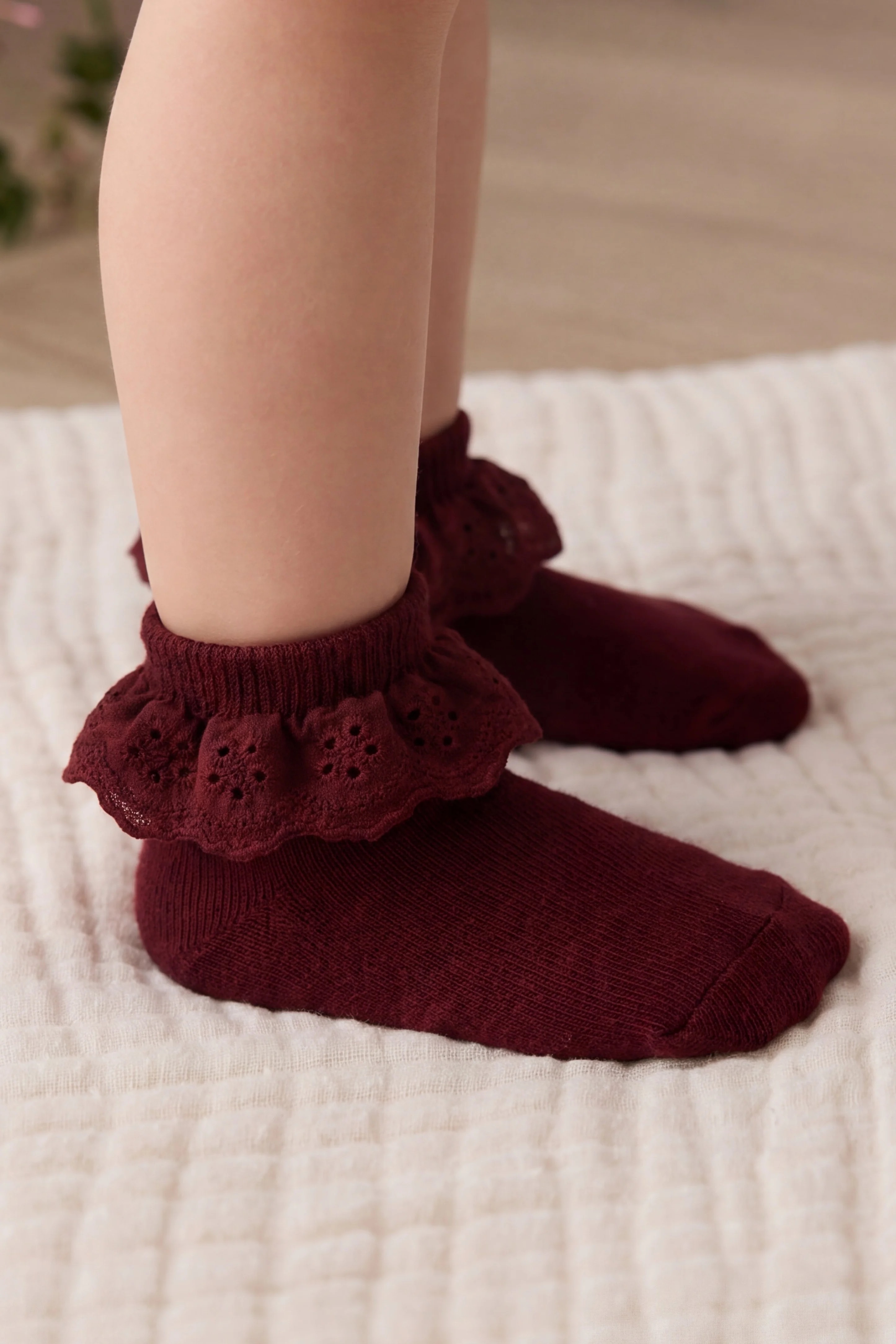 【預購】JAMIE KAY - Frill Ankle Sock（Burgundy）