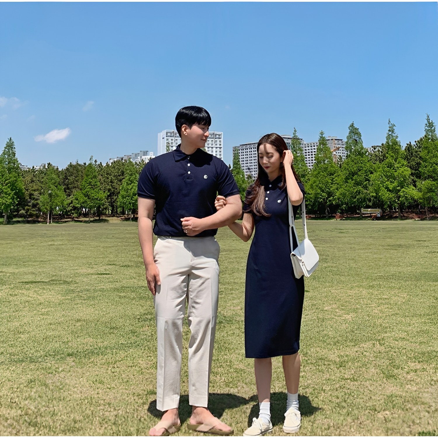 情侶海軍藍POLO衫洋裝出遊穿搭 THankus