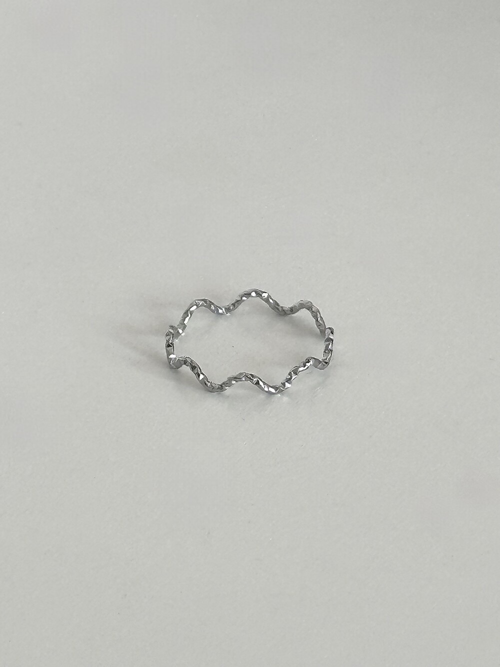 OFUSE THIN WAVE RING