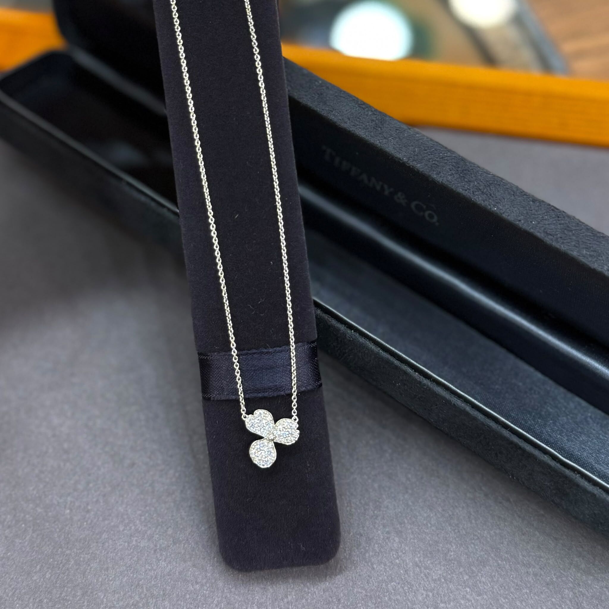 BRAND NEW TIFFANY & CO PAPER FLOWERS 950鉑金鑽石三葉草 #蒂芙尼項鏈