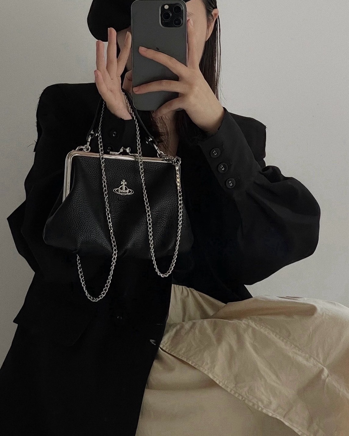 <英國五折拿下>Vivienne Westwood Johanna 薇薇安 西太后 荔紋 皮革 口金包 黑