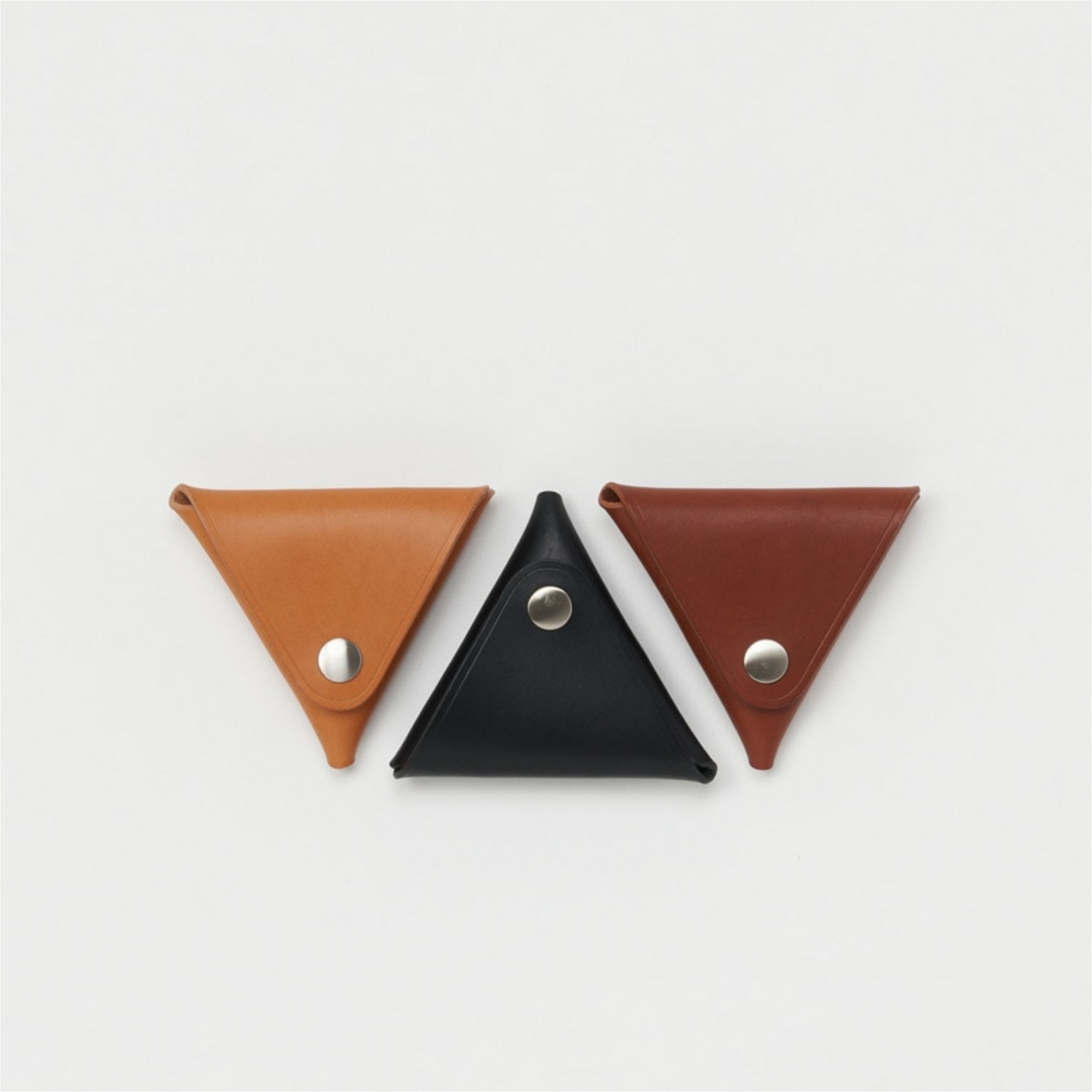 『日本連線中』2026SS Hender Scheme triangle coin case 牛皮 皮革 三角形 零錢包