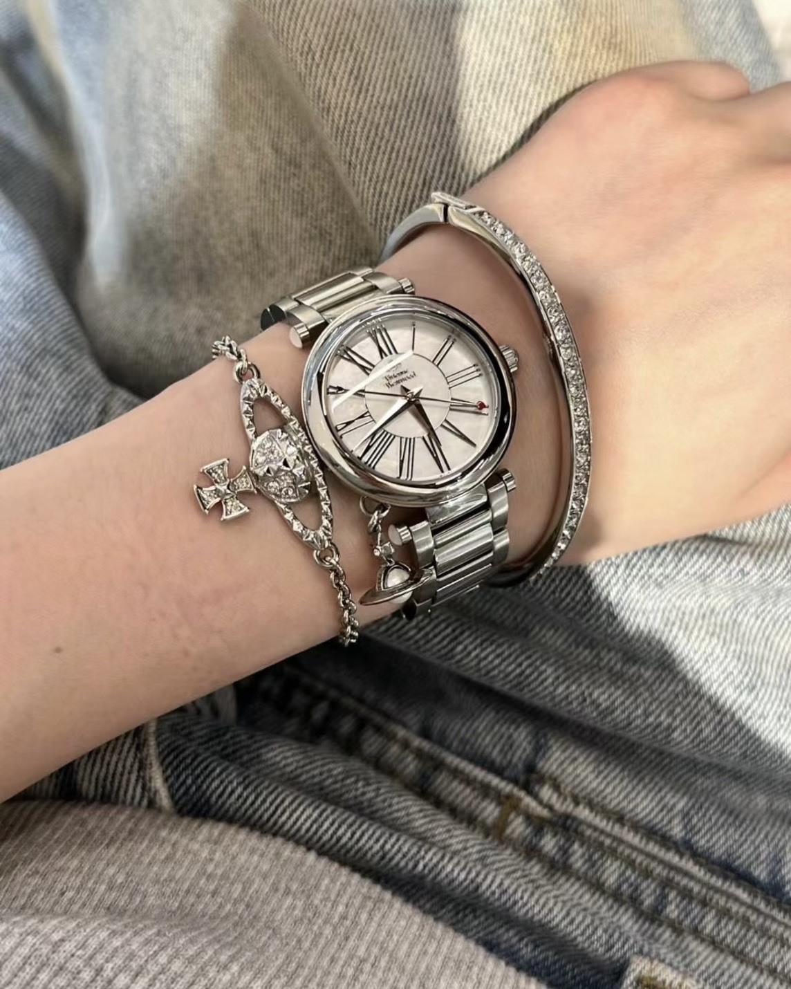 <七夕送這隻>Vivienne Westwood 薇薇安 西太后 不鏽鋼 土星吊墜 石英機芯 手錶 銀白色