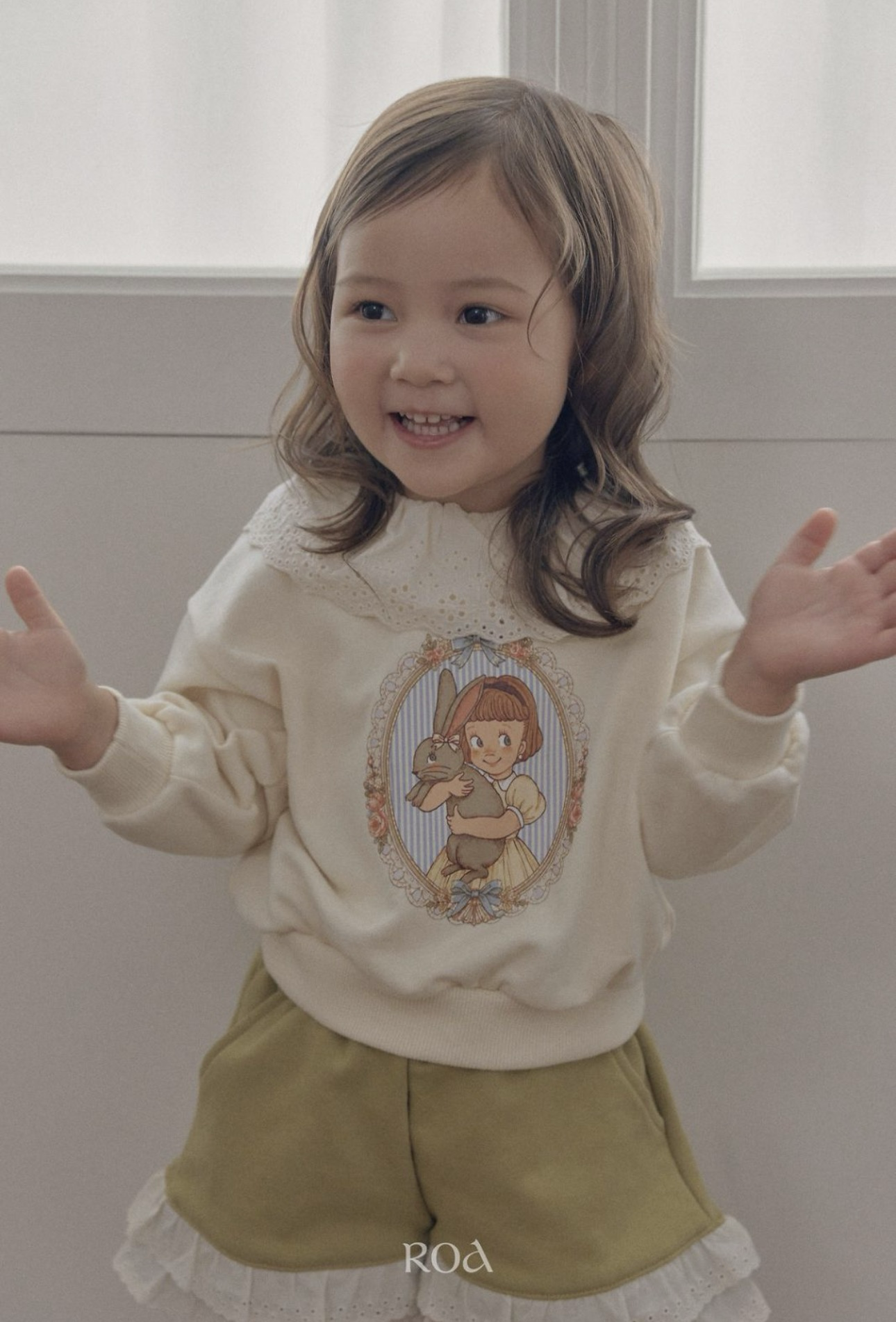 ROA Frill Sweatshirt