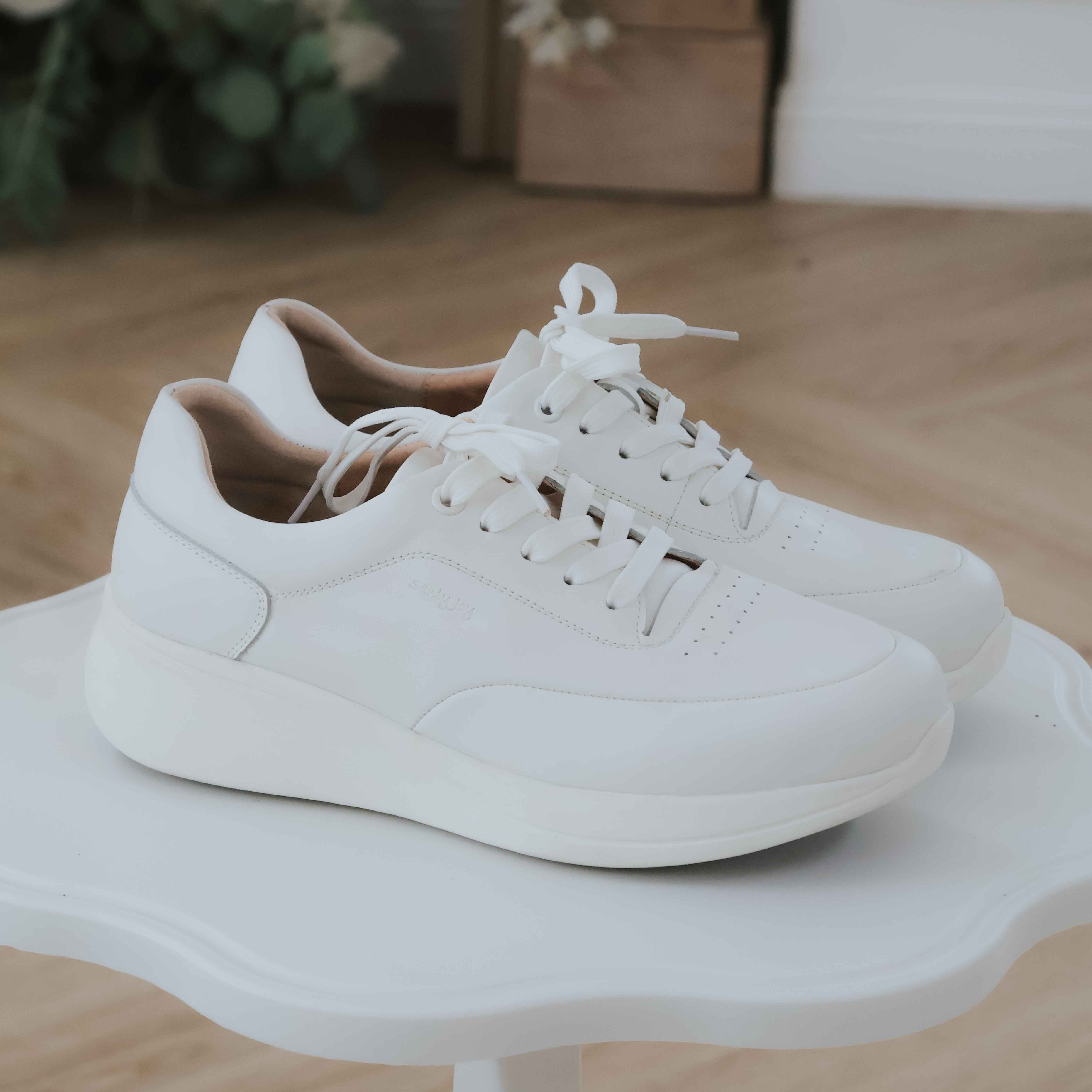 Murphy Graphene Genuine Leather Vibrating Shoes