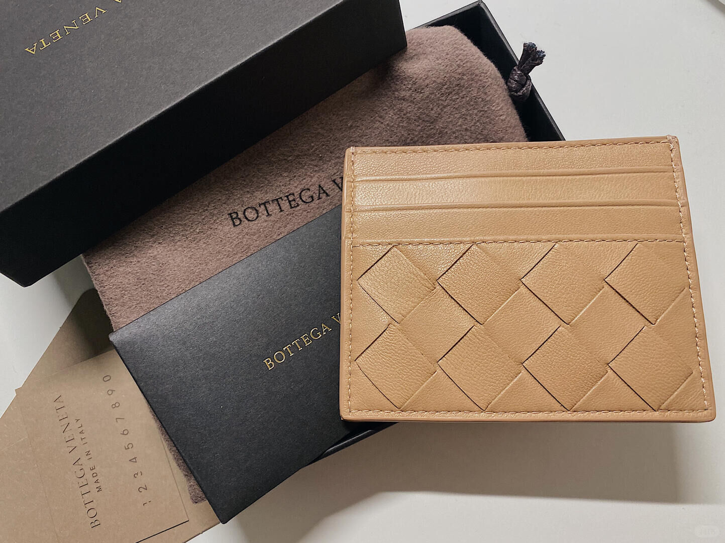 【預購】Bottega Veneta S072705 經典卡套 (啡色)