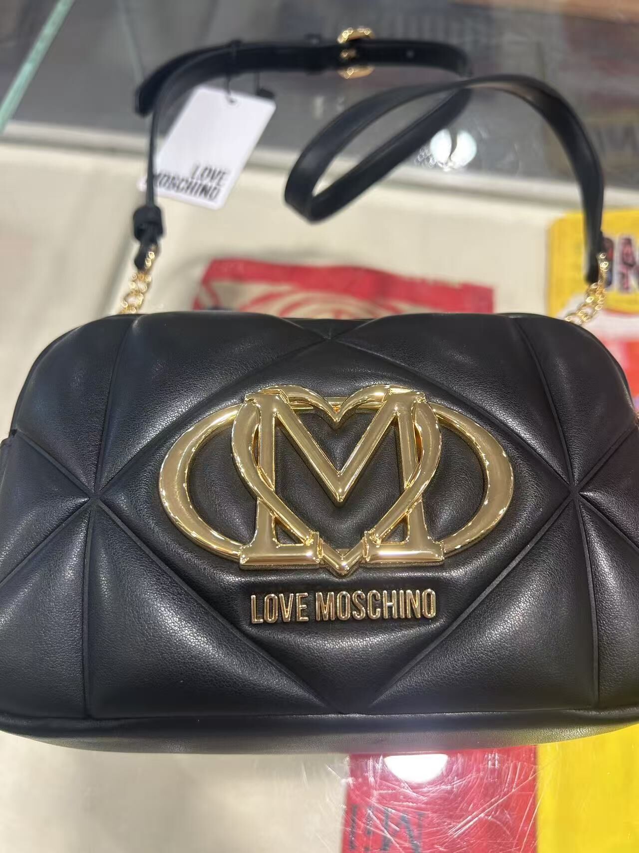 LYS02154 Love Moschino 金色字母Logo皮鏈斜揹袋