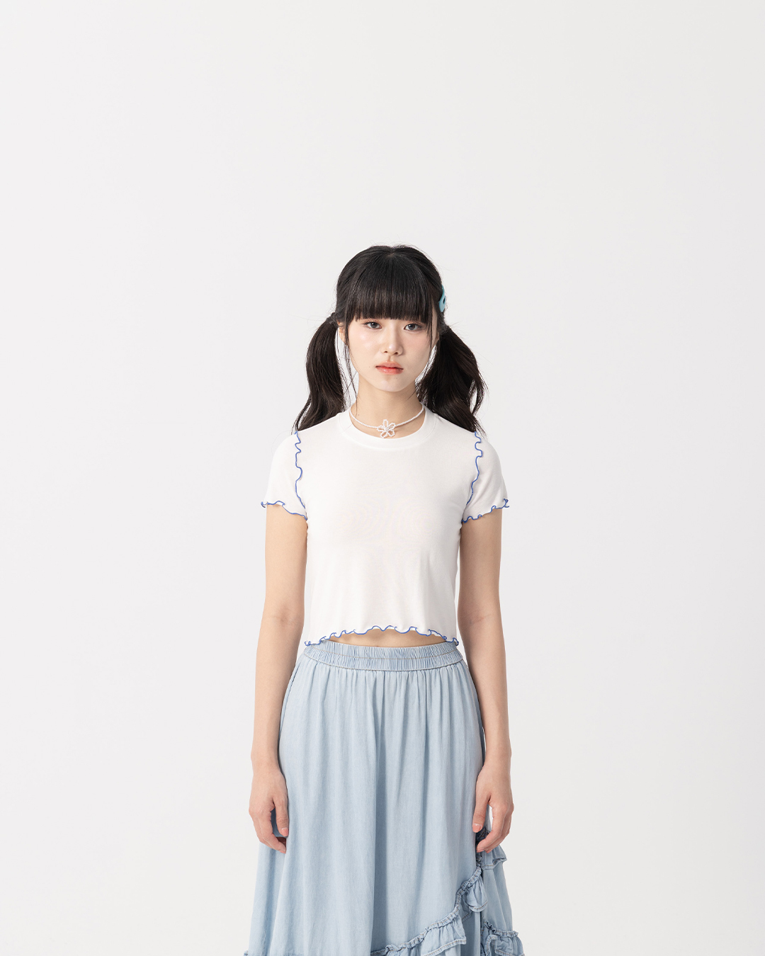 Round neck color matching short-sleeved top with ruffled trim, available in three colorsS/M【01099648】in stock+pre-order