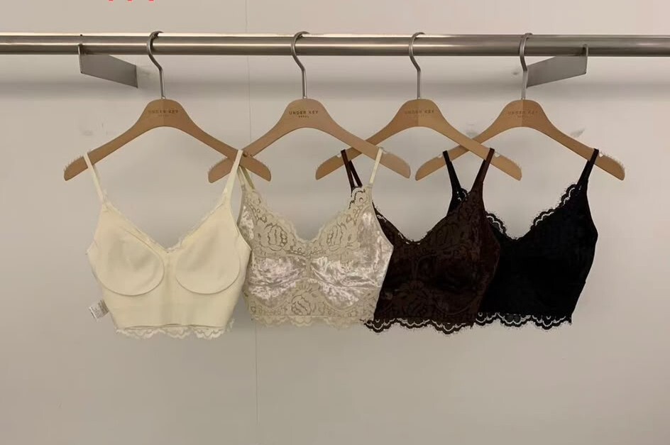 UK09  短身BRA TOP  手捧杯   胸30-46 長14 $399