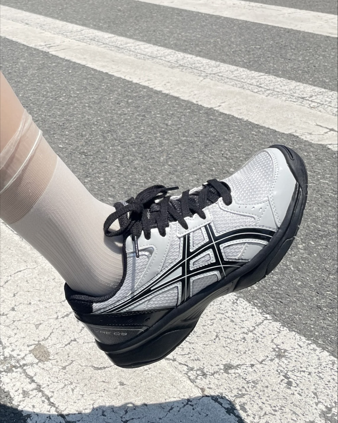 【預購】ASICS RIVER CS 訓練運動鞋 淺灰色 1053A034021
