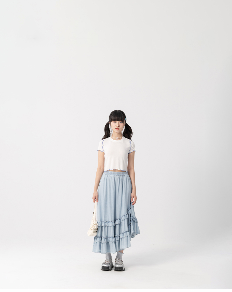 Round neck color matching short-sleeved top with ruffled trim, available in three colorsS/M【01099648】in stock+pre-order