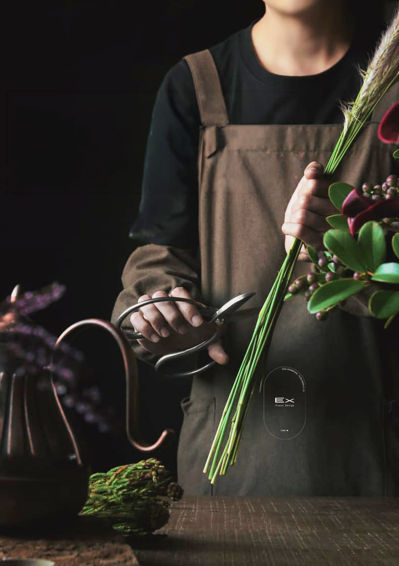 祭祀敬獻花 Offer flowers in tribute