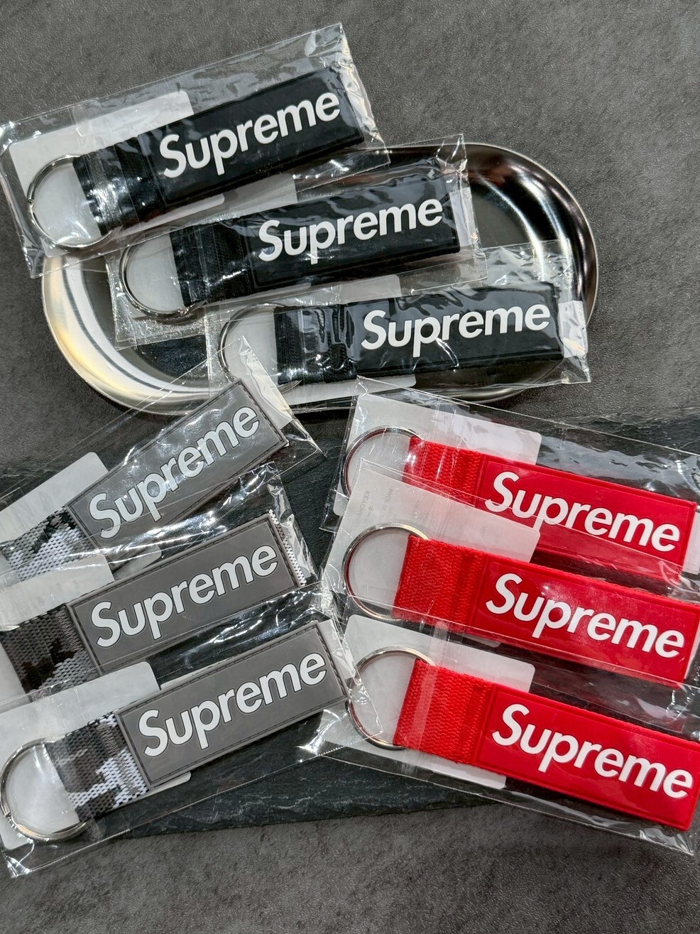 SUPREME WEBBING KEYCHAIN 膠印Logo 鑰匙圈