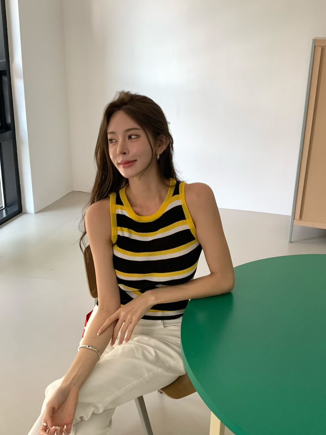 彩色橫條編織背心
