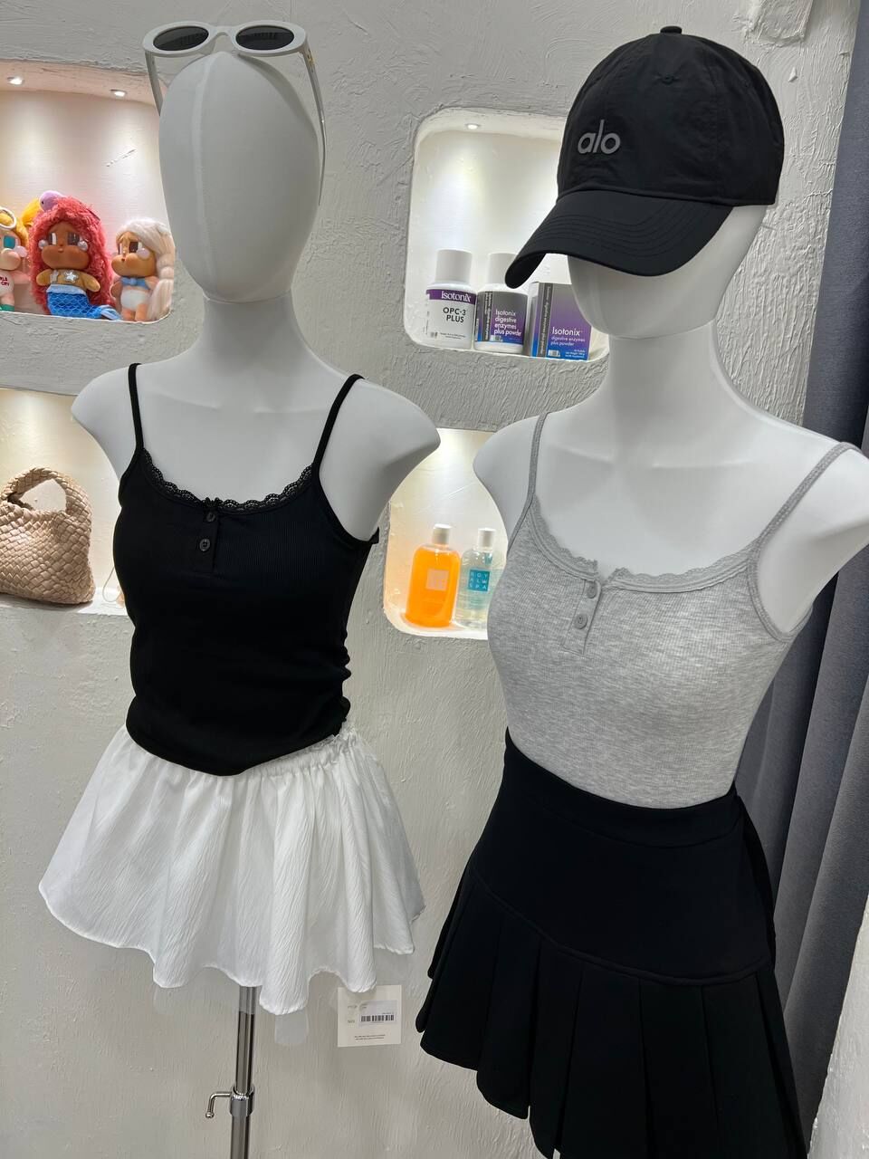 Lacey Button Singlet