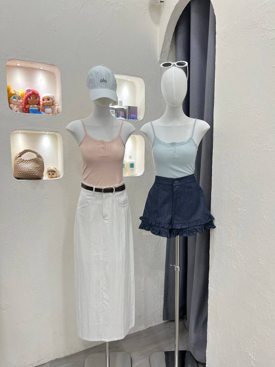 Lacey Button Singlet