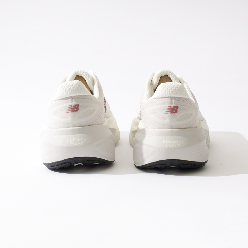 New Balance Fresh Foam X More v6 女鞋 白粉色 緩震 舒適 運動 慢跑鞋 WMOR3YI