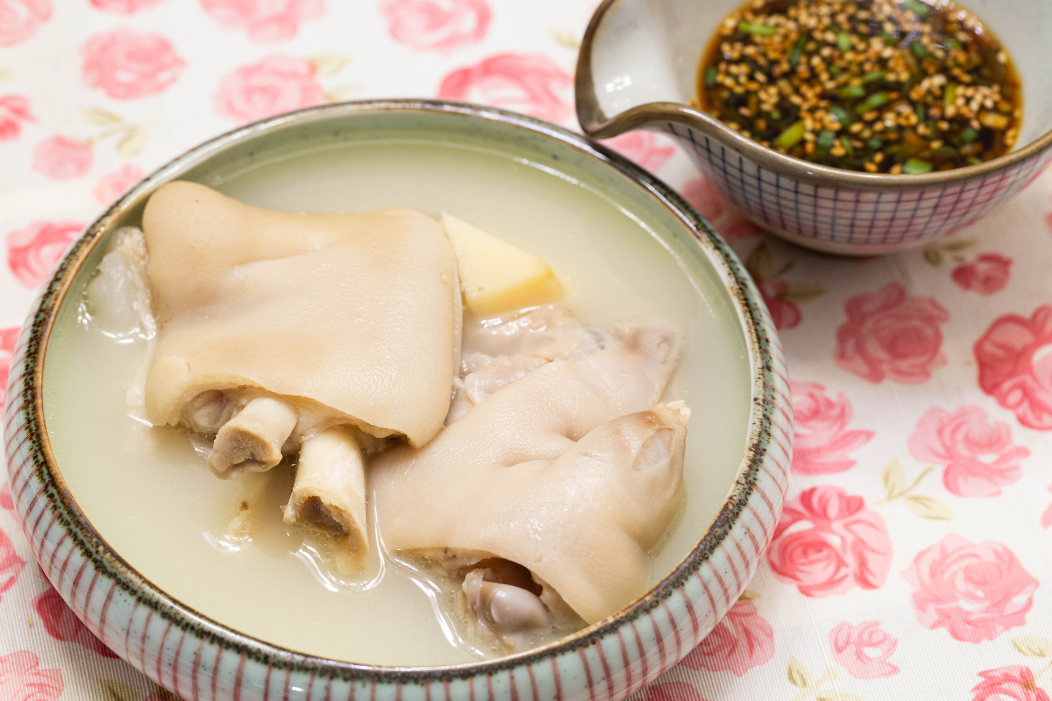 豬手等食物的膠原蛋白難以被人體吸收。