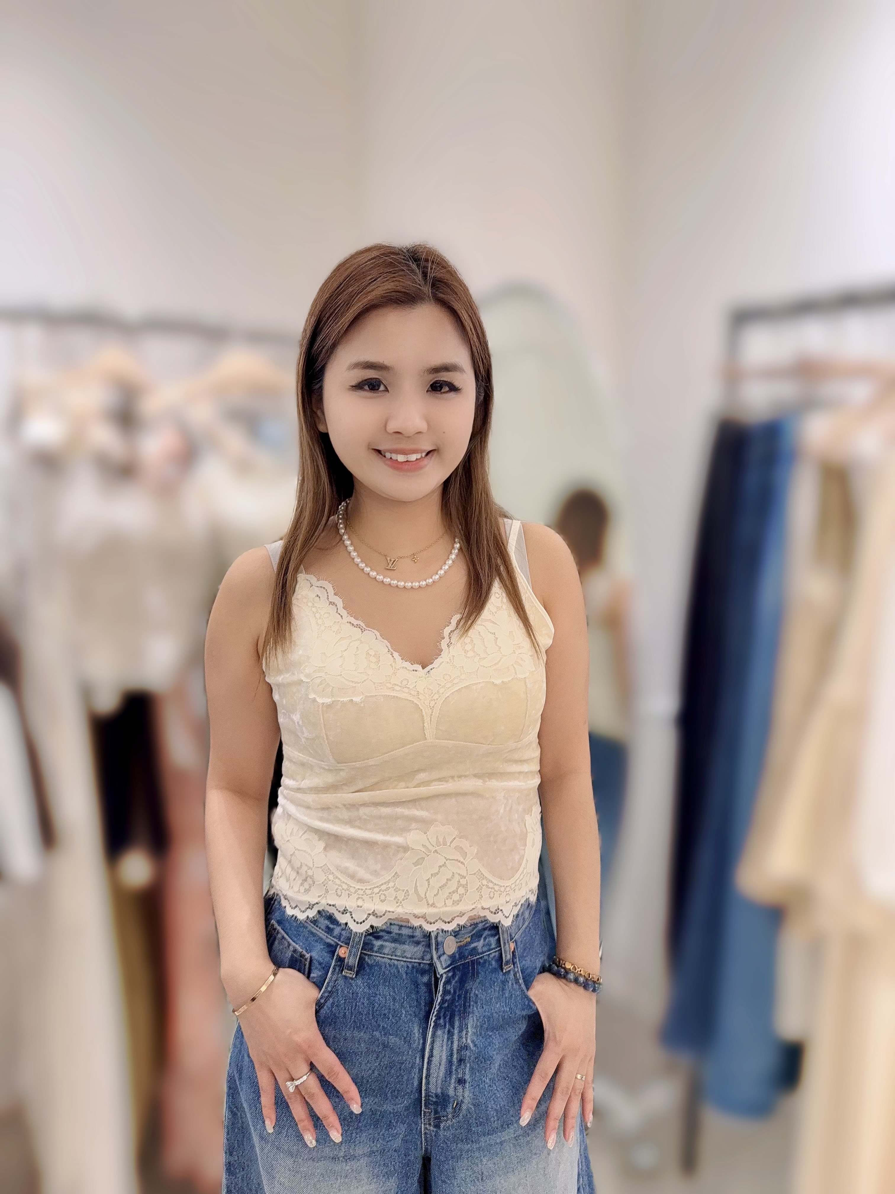 UK08  高質絲絨BRA TOP   手捧杯 胸30-46 長19 $399